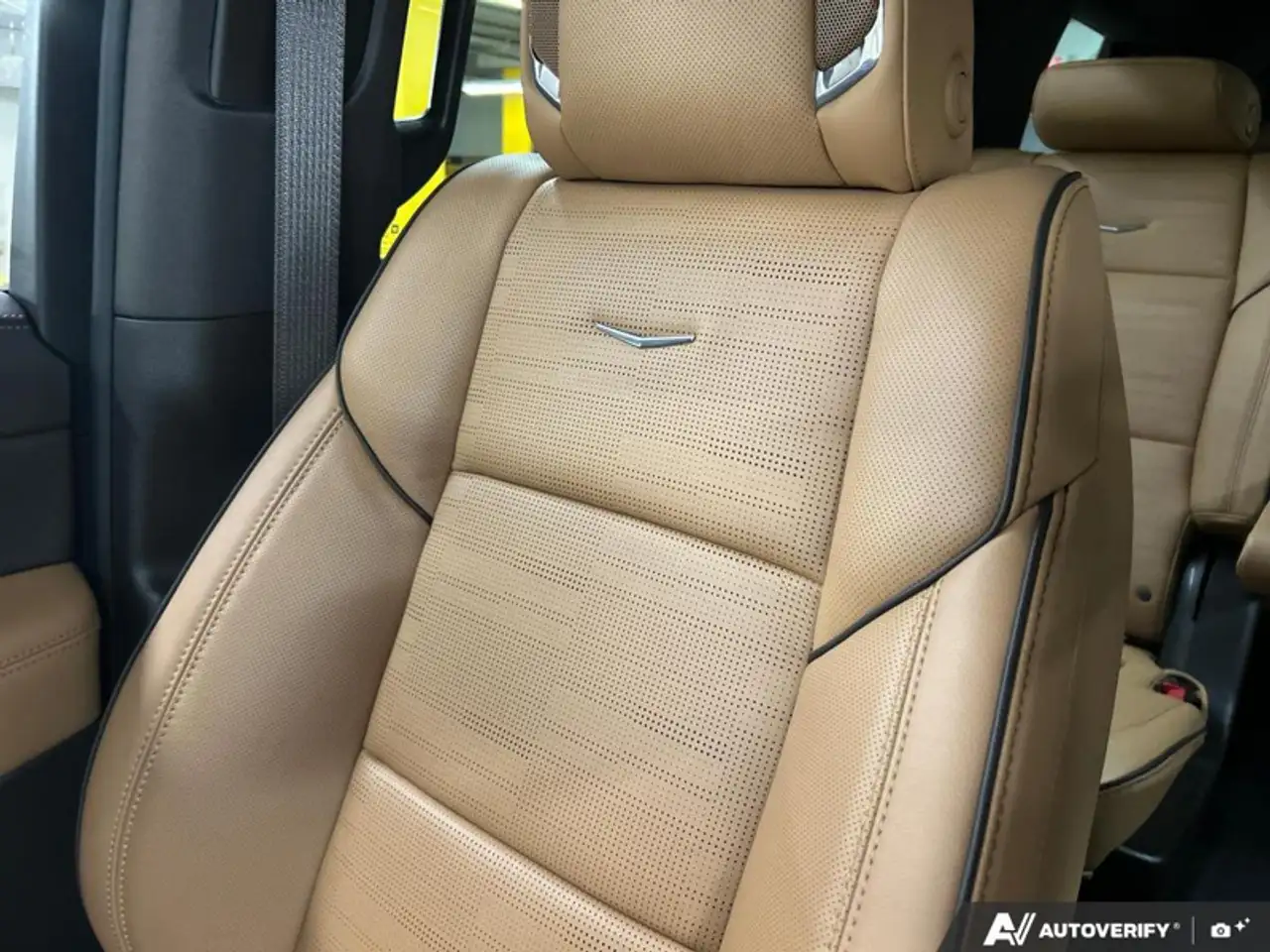 Cadillac Escalade снимка Cadillac Escalade