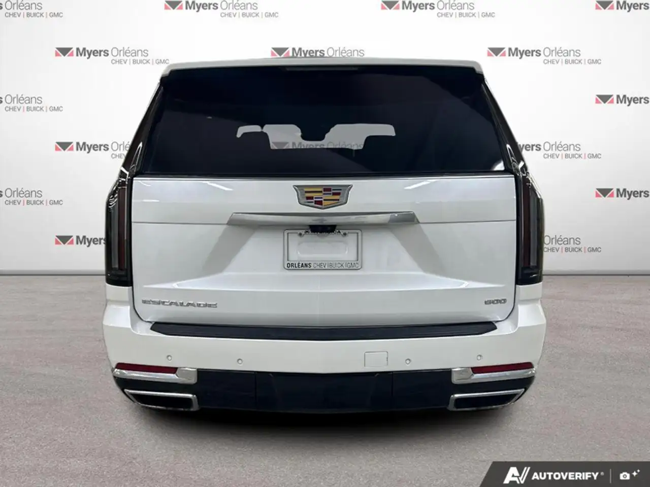 Cadillac Escalade снимка Cadillac Escalade