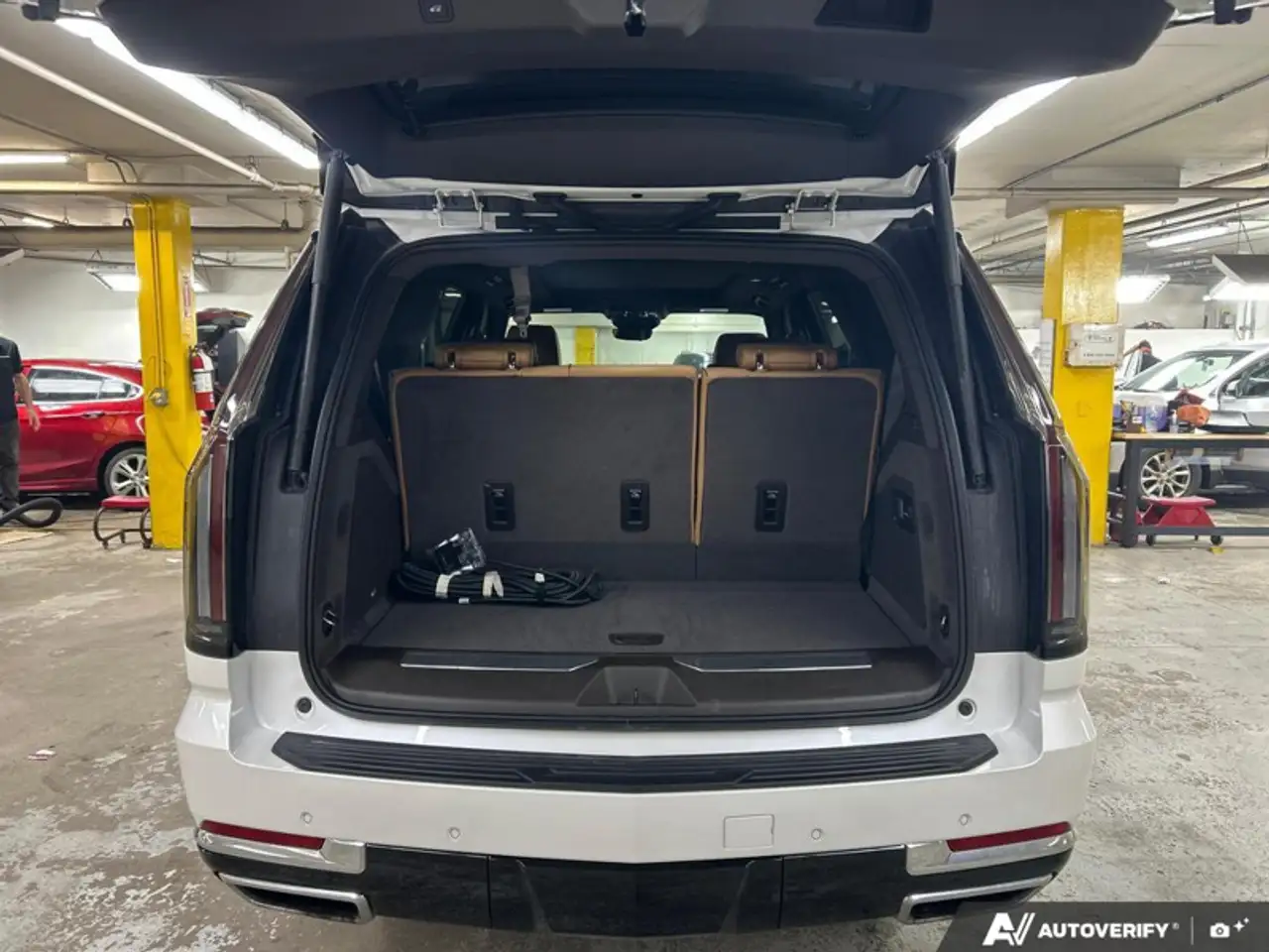 Cadillac Escalade снимка Cadillac Escalade