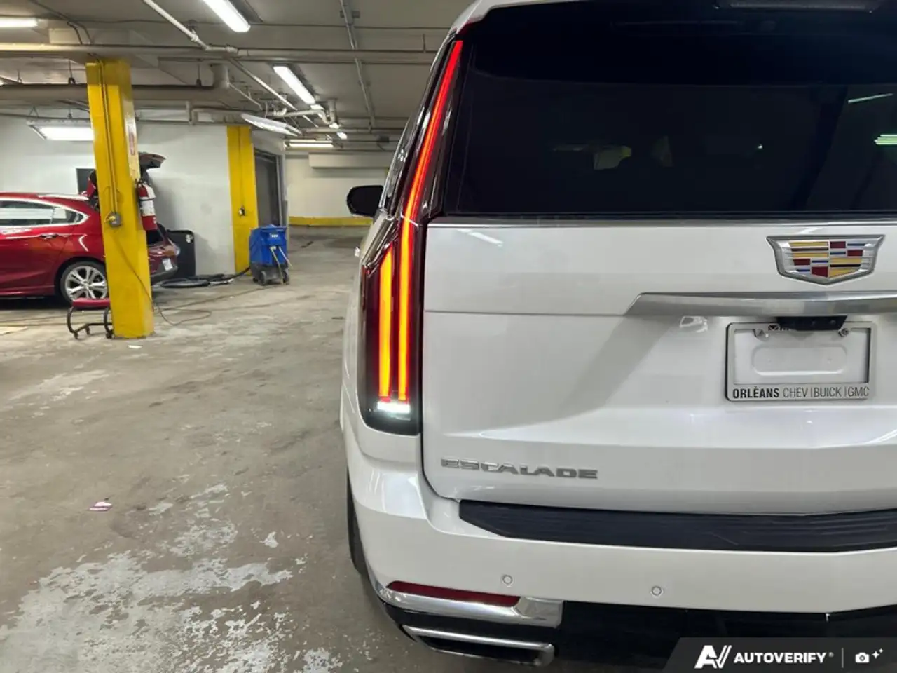 Cadillac Escalade снимка Cadillac Escalade