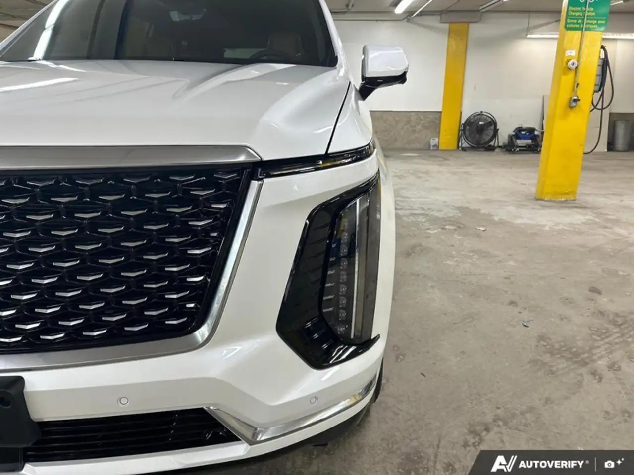 Cadillac Escalade снимка Cadillac Escalade