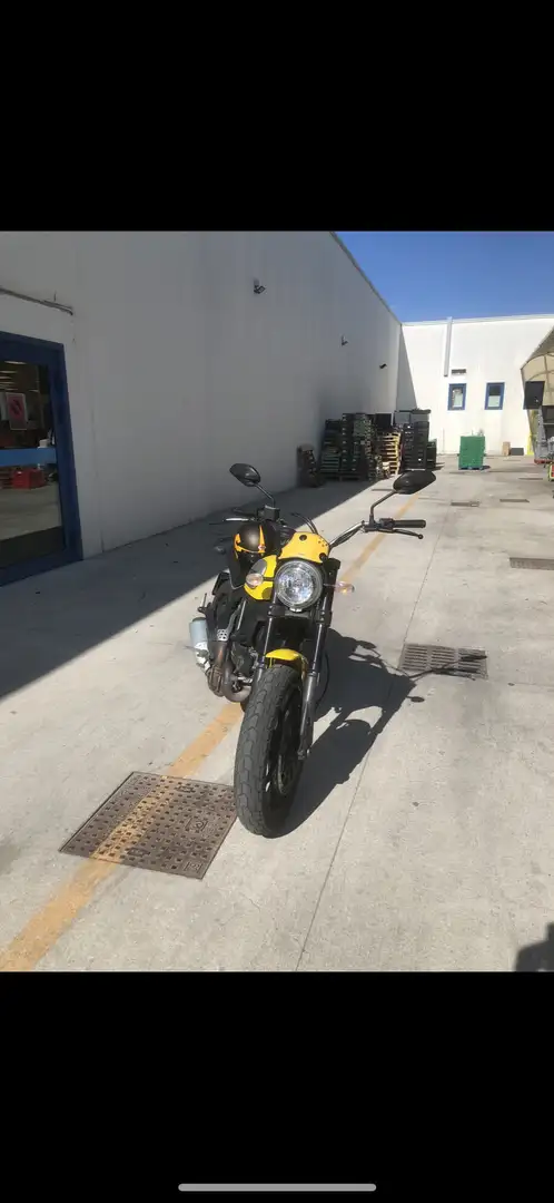 Ducati Scrambler - 1