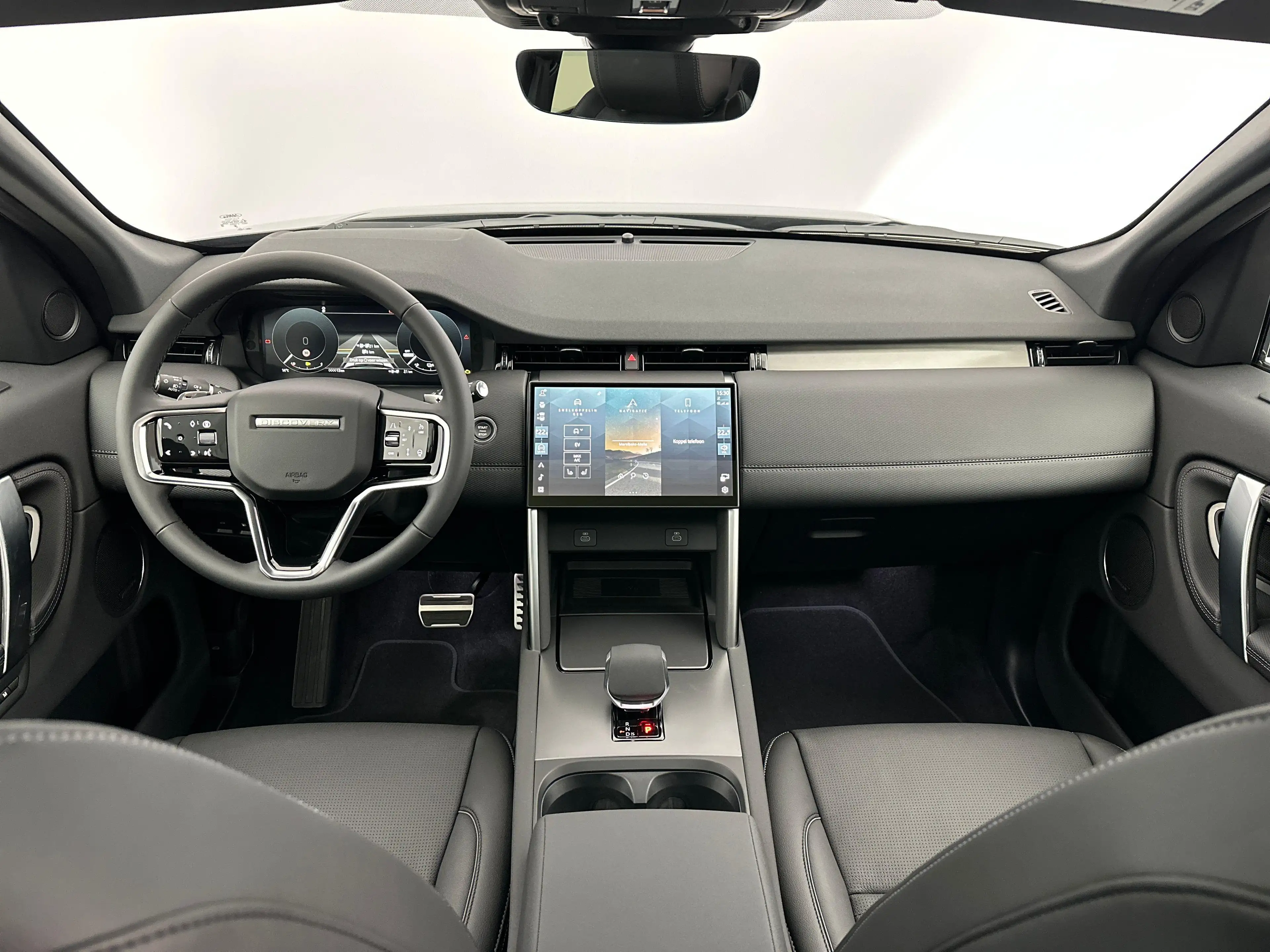 Land Rover Discovery Sport P270e Dynamic SE AWD Auto. 25.5MY — photo 4
