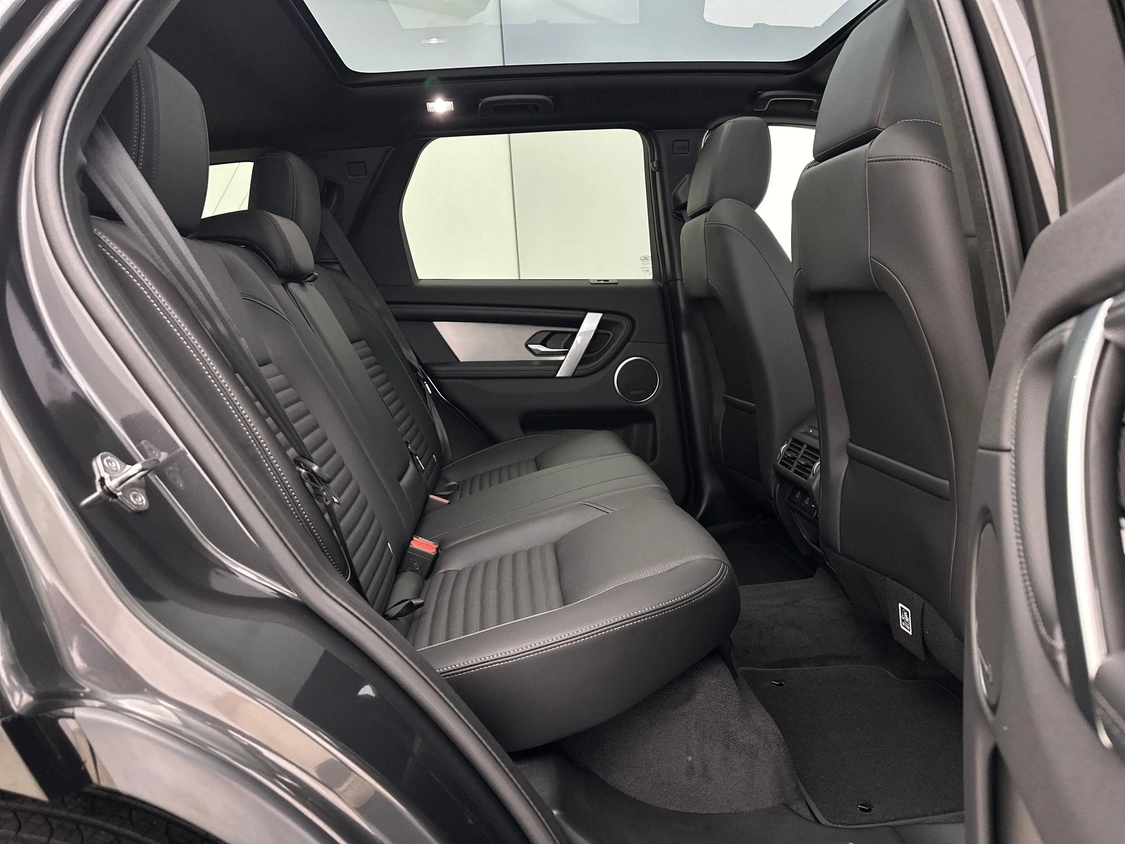 Land Rover Discovery Sport P270e Dynamic SE AWD Auto. 25.5MY — photo 5