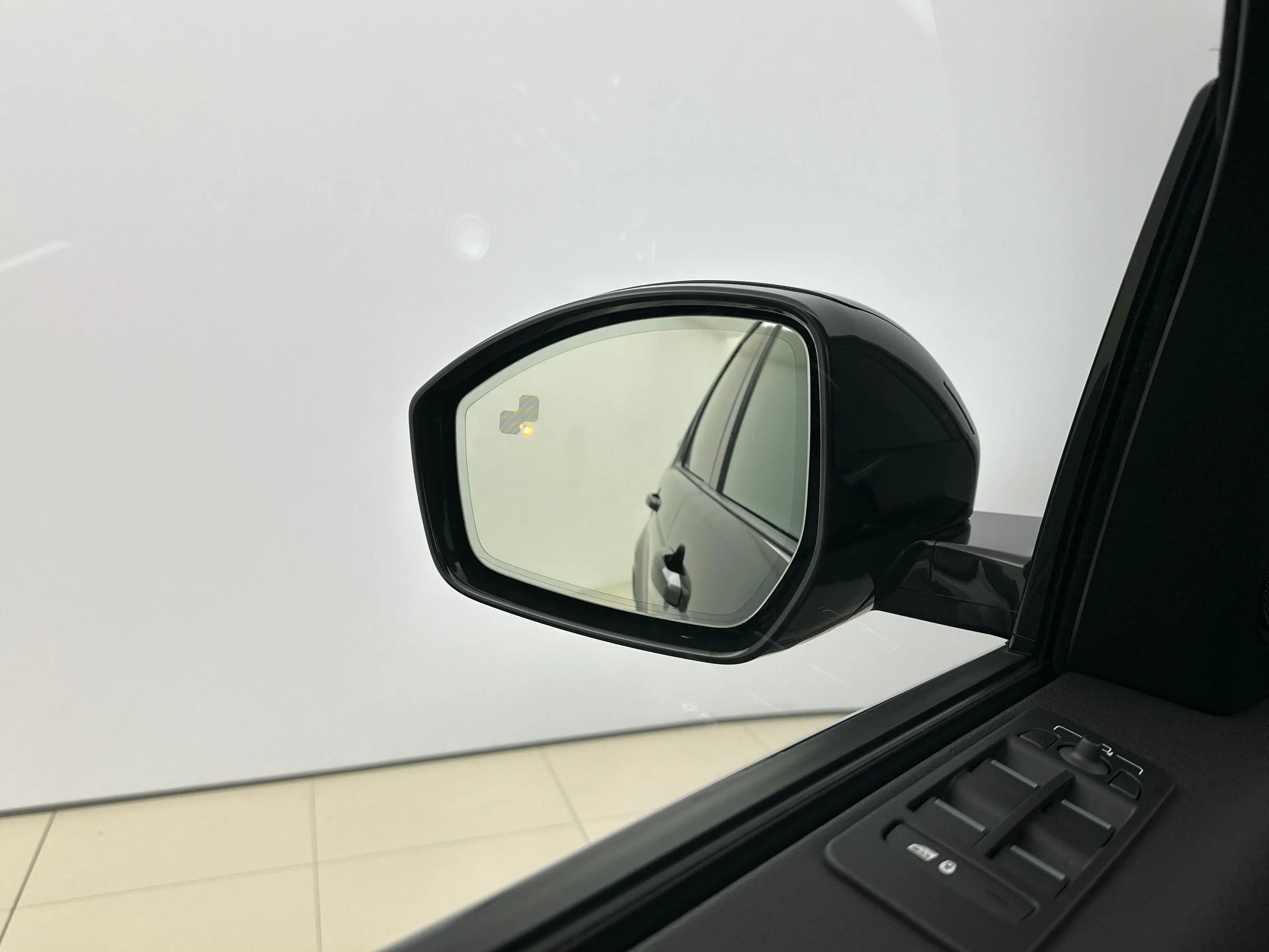 Land Rover Discovery Sport P270e Dynamic SE AWD Auto. 25.5MY — photo 15