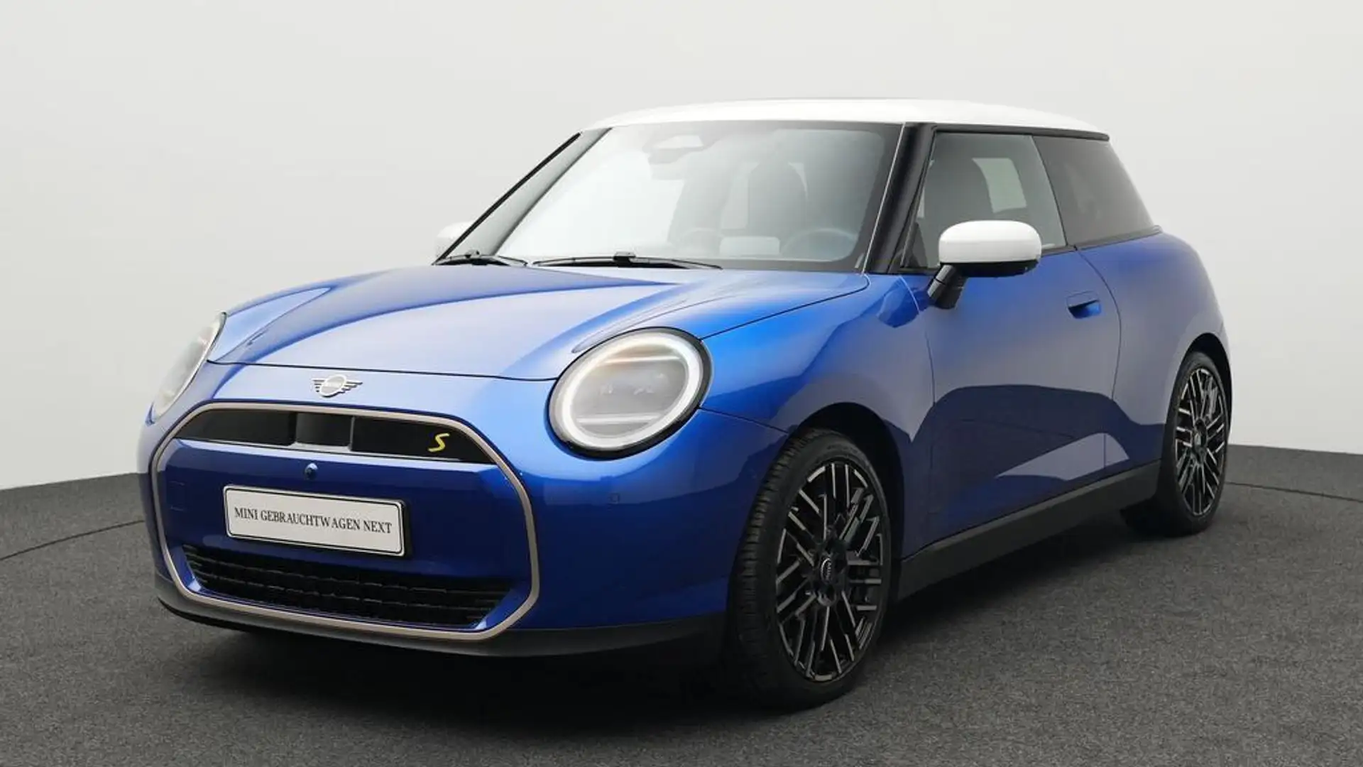 MINI Cooper SE Favoured Trim Blau - 1