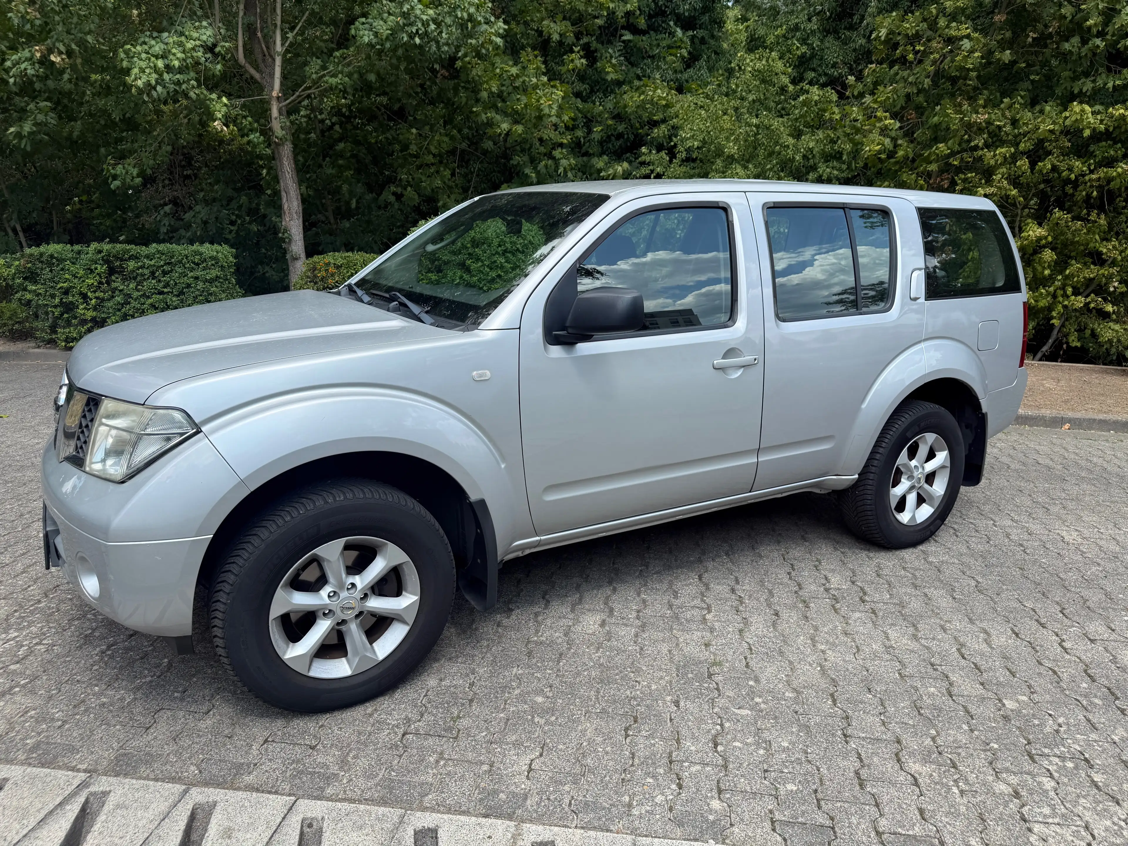 Nissan Pathfinder 2,5 dCi XE Plus — photo 4