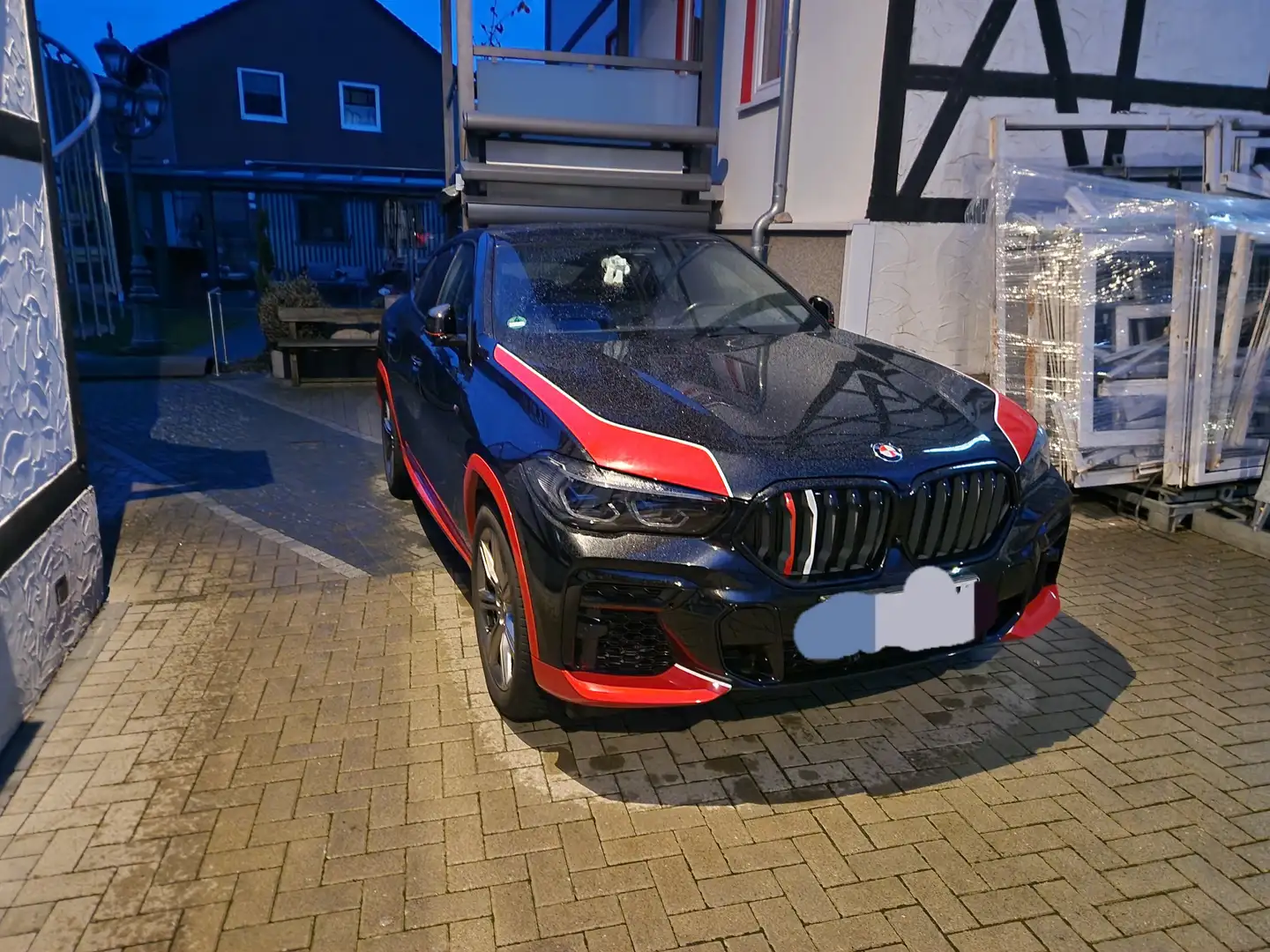 BMW X6 M X6 M50i Schwarz - 1