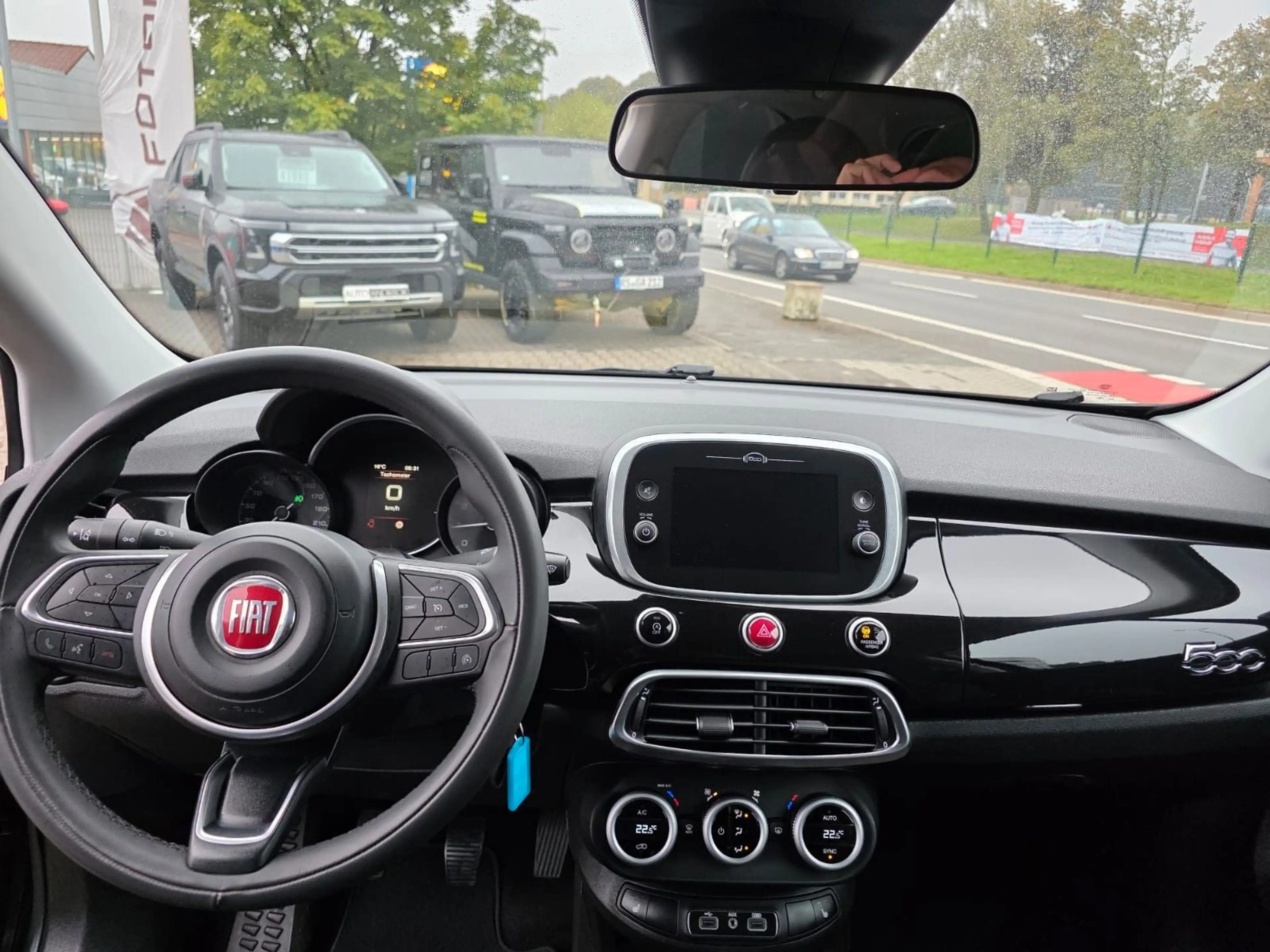 Fiat 500X 2HAND PDC SHZ KLIMA — photo 16