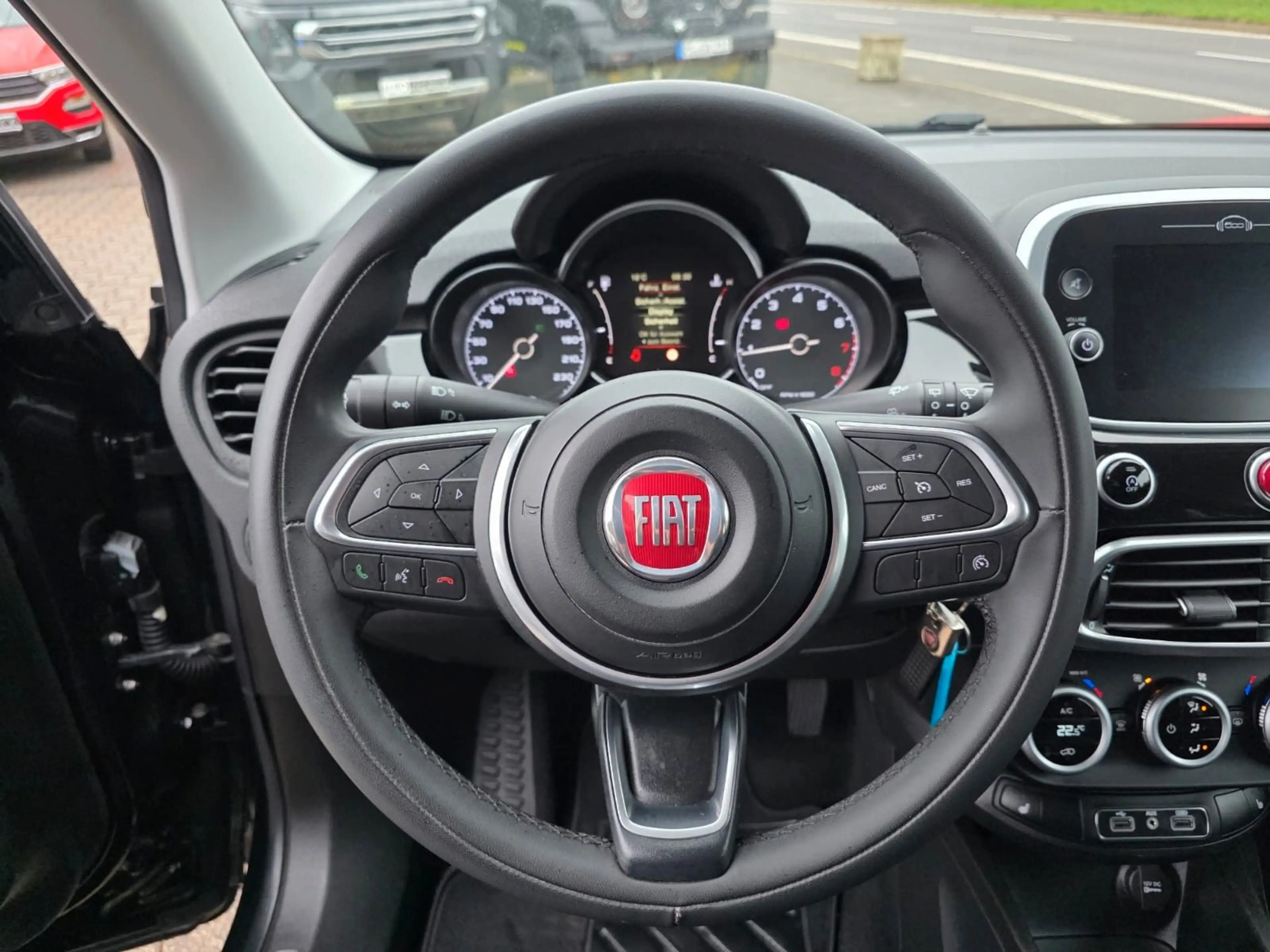 Fiat 500X 2HAND PDC SHZ KLIMA — photo 13
