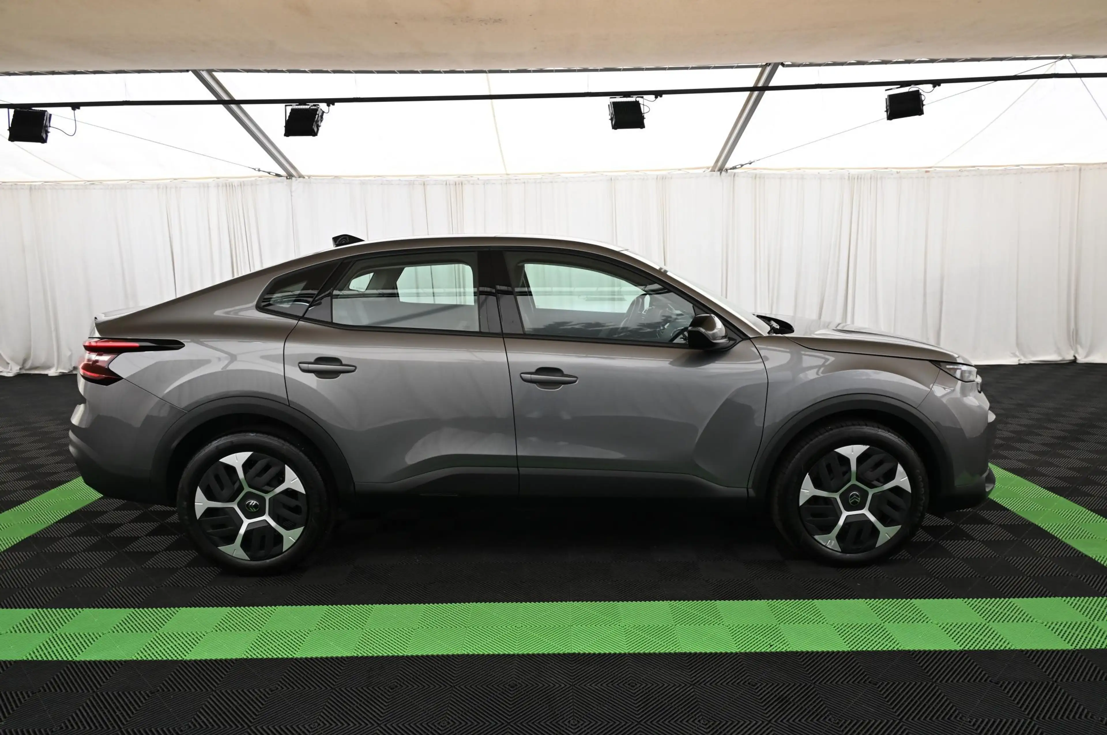 Citroen C4 X 1.2 e-DSC6 145 PLUS LED/NAVI/KAMERA/18 — photo 8