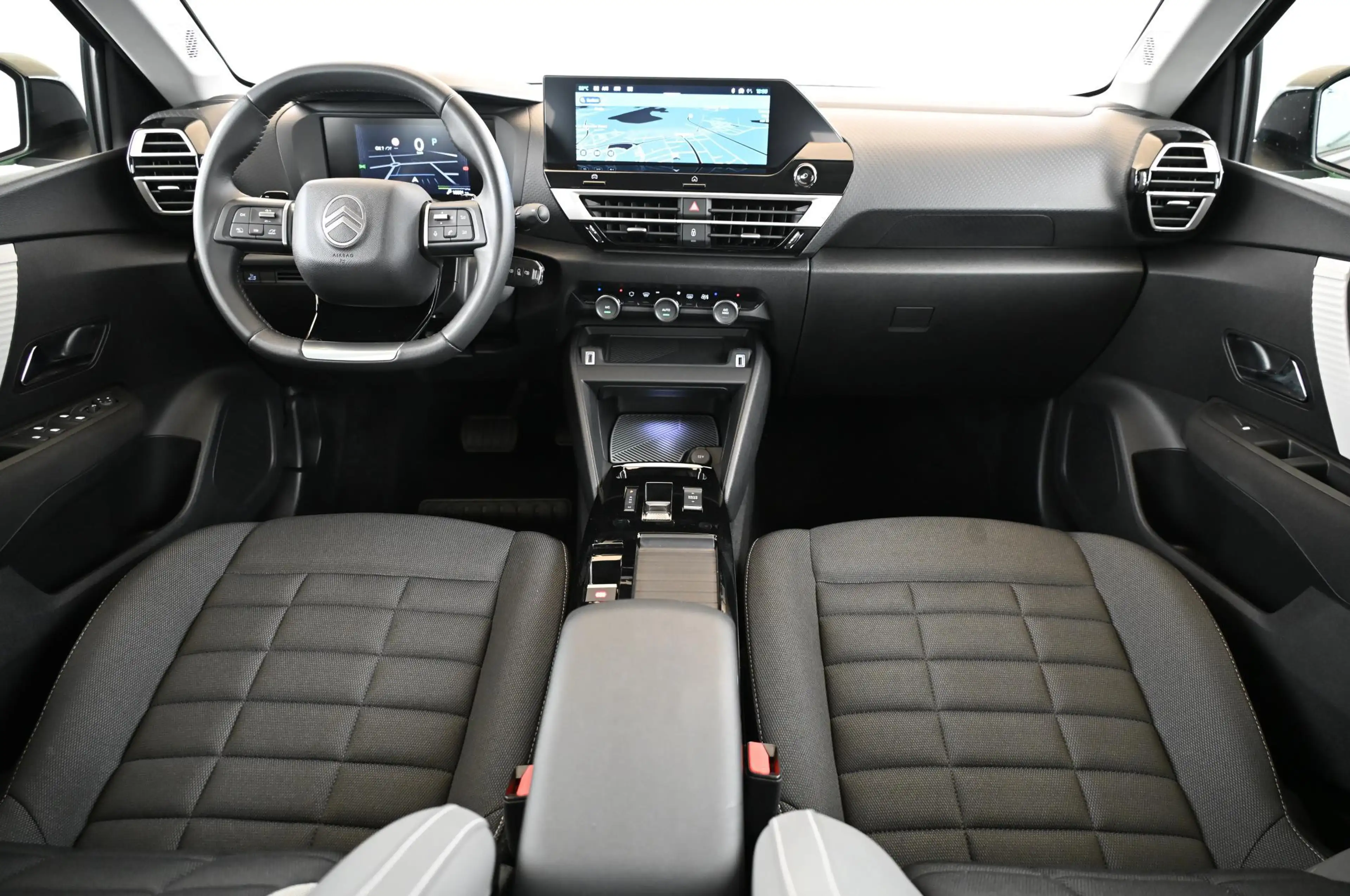 Citroen C4 X 1.2 e-DSC6 145 PLUS LED/NAVI/KAMERA/18 — photo 11