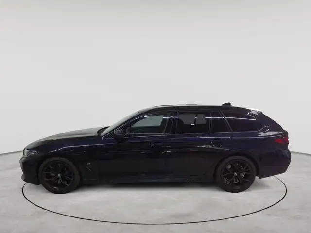 BMW 5 Series view 6