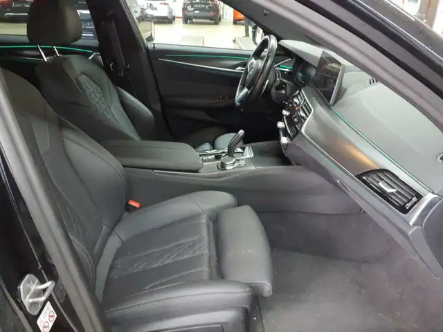 BMW 5 Series view 7