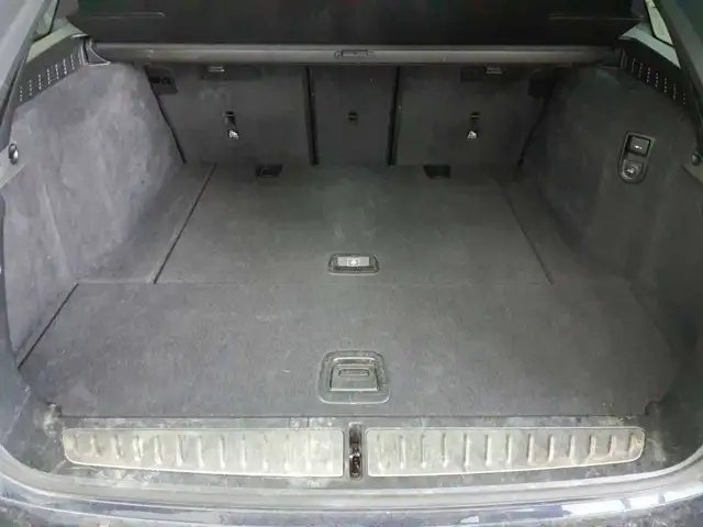 BMW 5 Series view 15