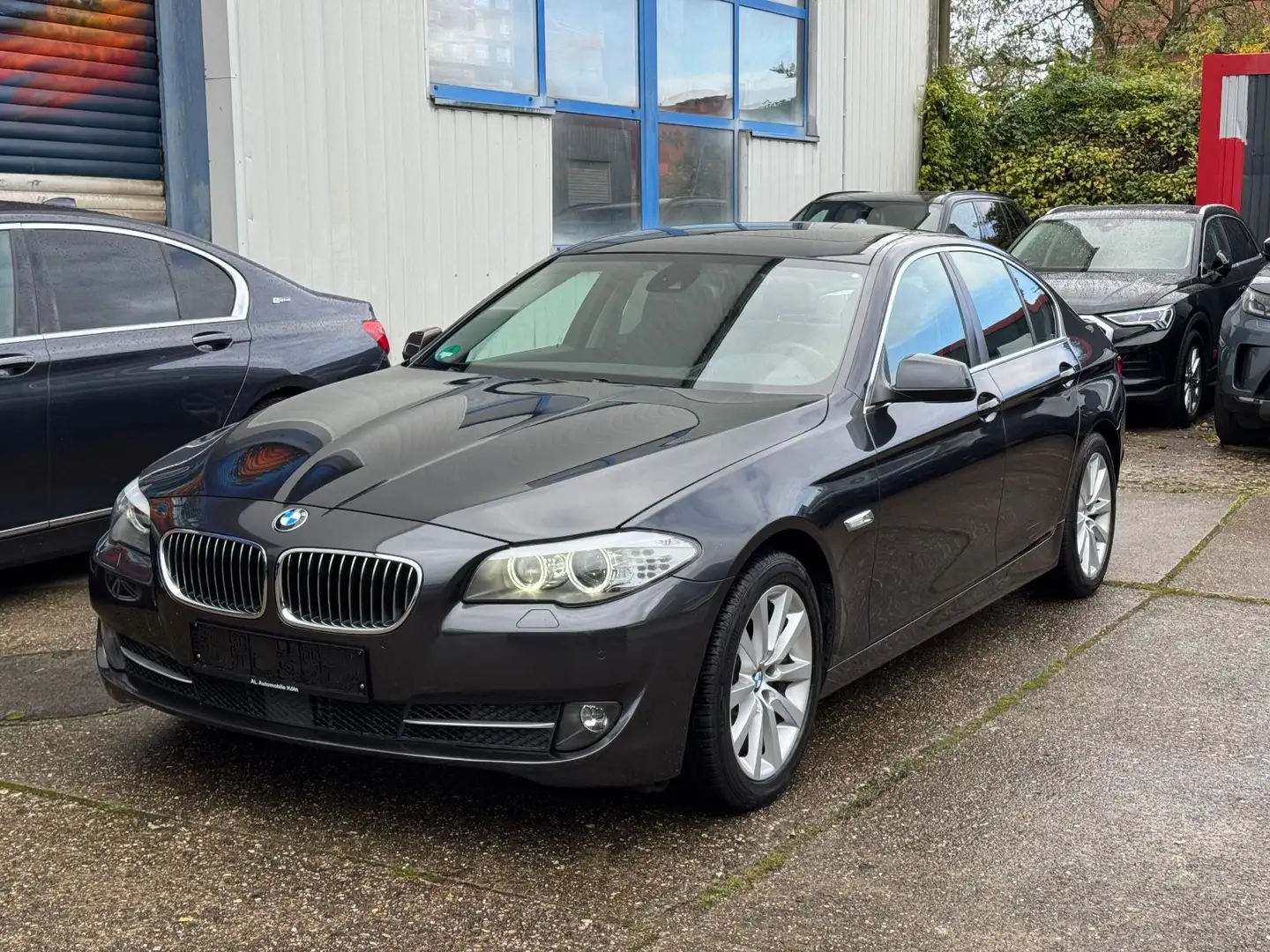 BMW 528 i Lim. 3.0 L/Softclose/H-Up/eSitze/Leder/ACC Grau - 1
