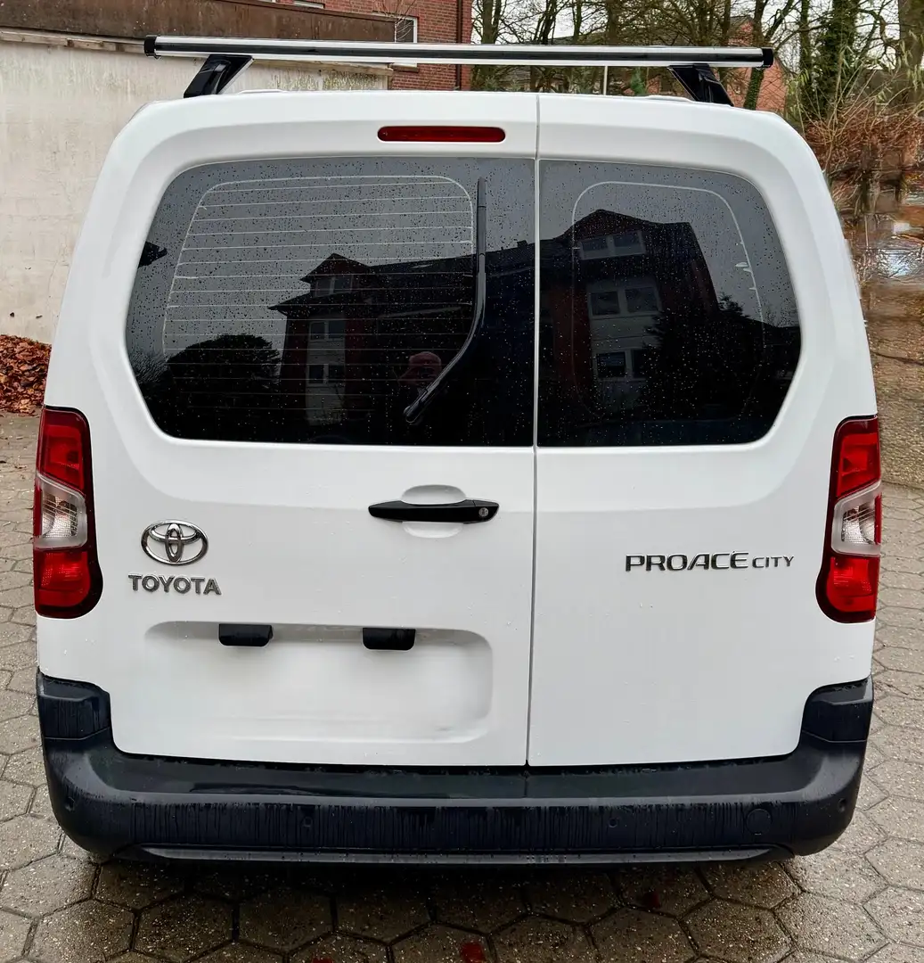 Toyota Proace City Proace City L1 1,5-l D-4D S Weiß - 2