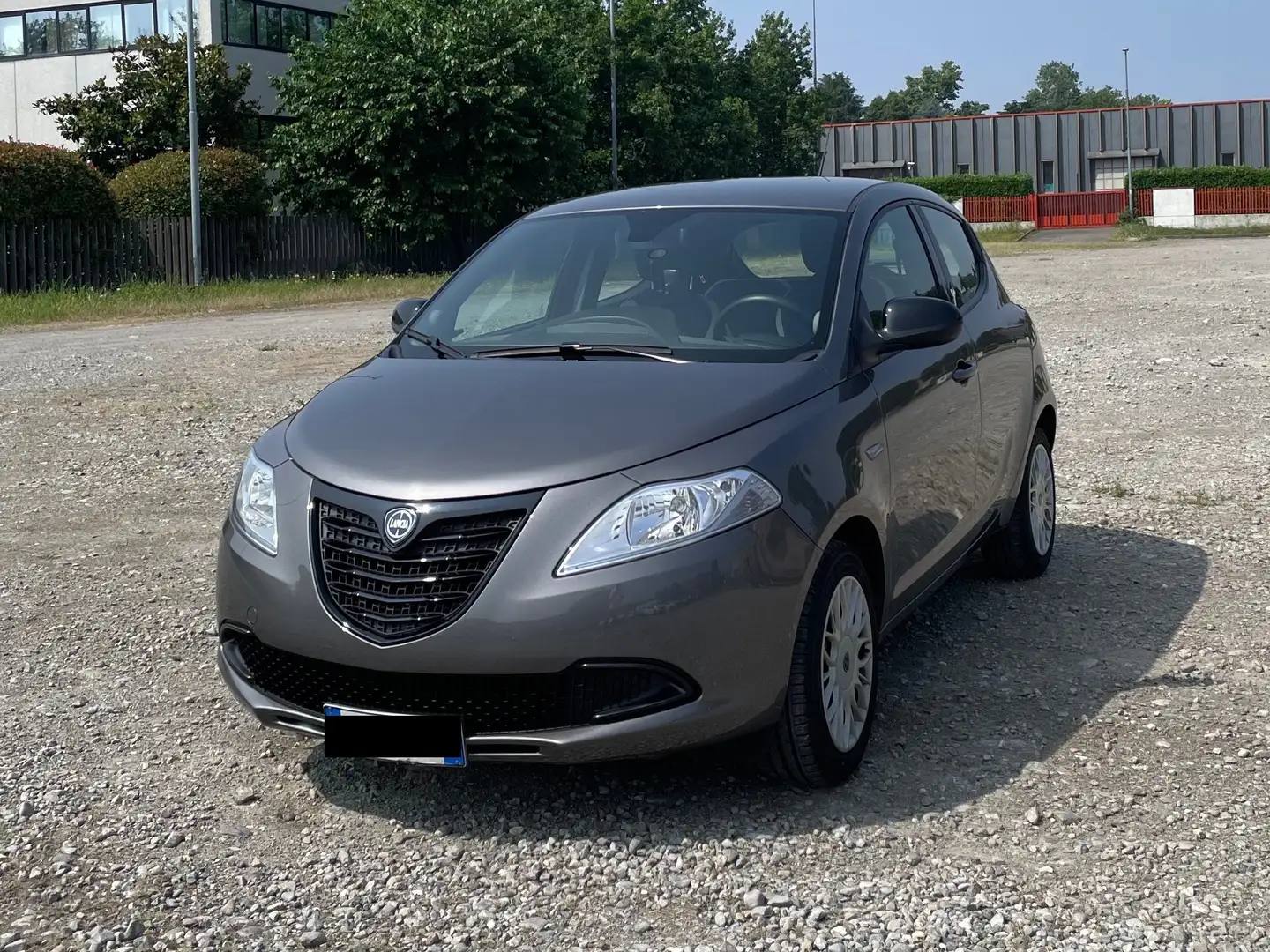 Lancia Ypsilon 1.2 69CV 5 Porte Elefantino Grijs - 1