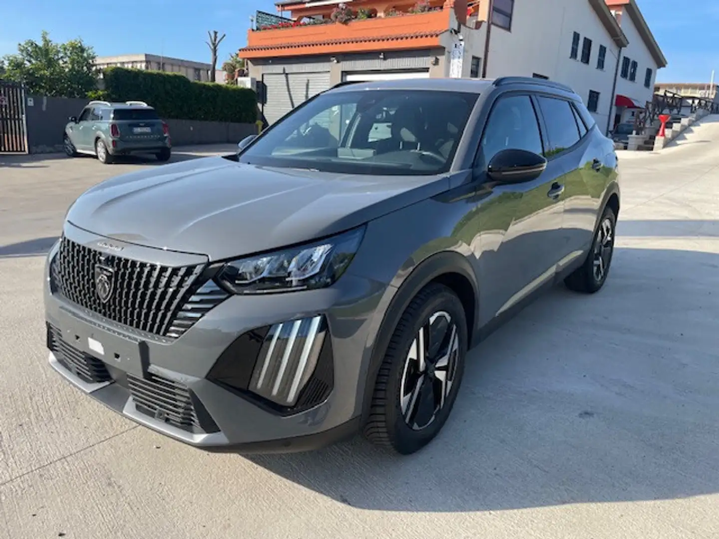 Peugeot 2008 PureTech 100 S&S Allure Grijs - 1