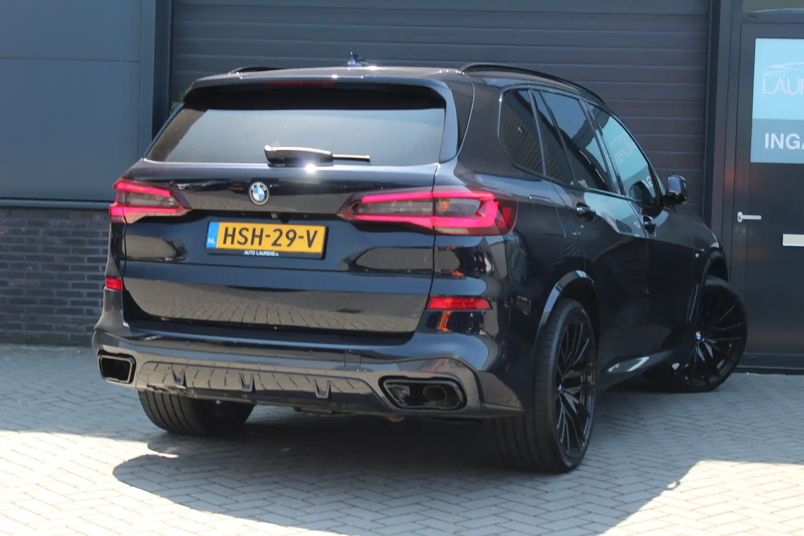 BMW X5 xDrive45e M Sport | Skylounge Pano | Stoelvent. | Noir - 2