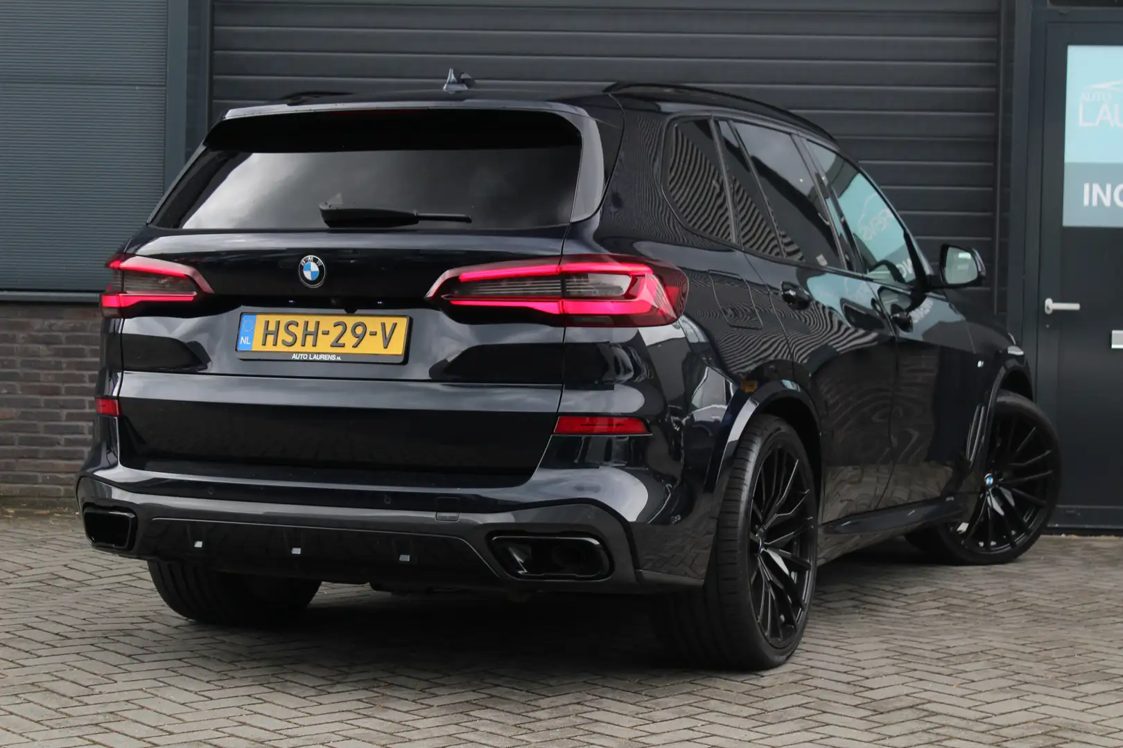 BMW X5 xDrive45e M Sport | Skylounge Pano | Stoelvent. | Zwart - 2