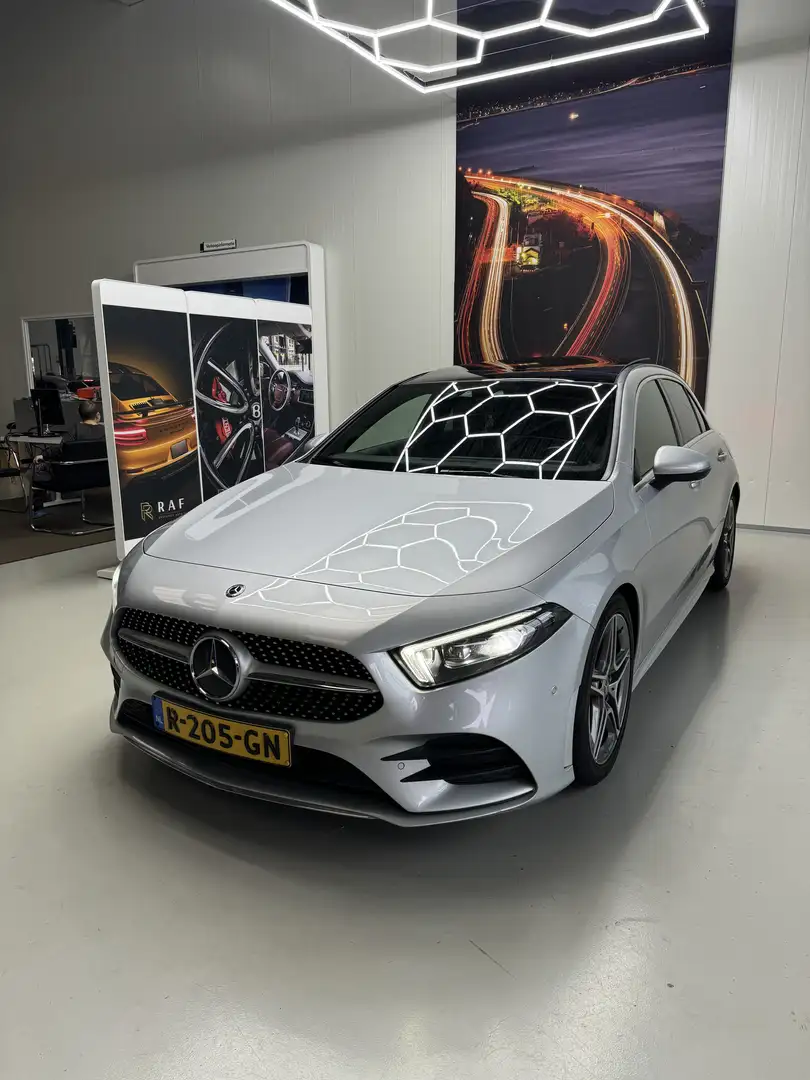 Mercedes-Benz A 200 Bns Sol. AMG Grijs - 2
