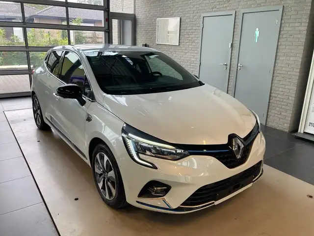 Renault Clio E-tech first hybrid