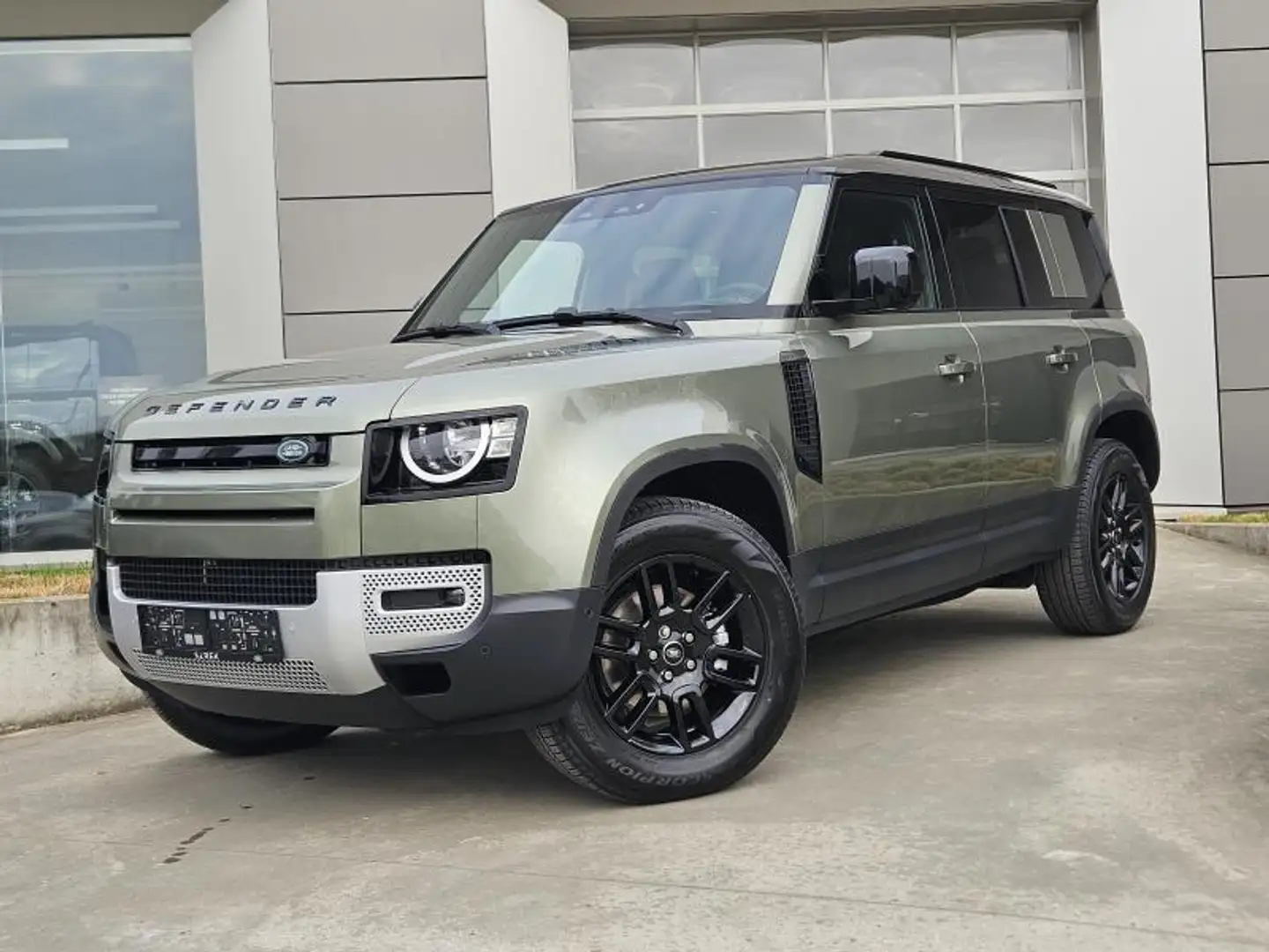 Land Rover Defender 110 D250 S AWD Auto. 25.5MY Groen - 1