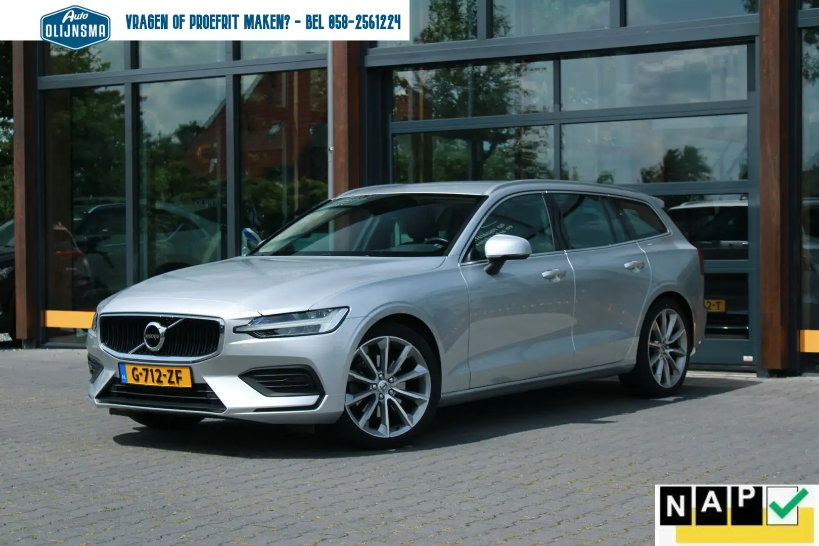 Volvo V60 2.0 T4 Momentum Pro|Camera|ElekTrekhaak|Navi|NAP Gris - 1