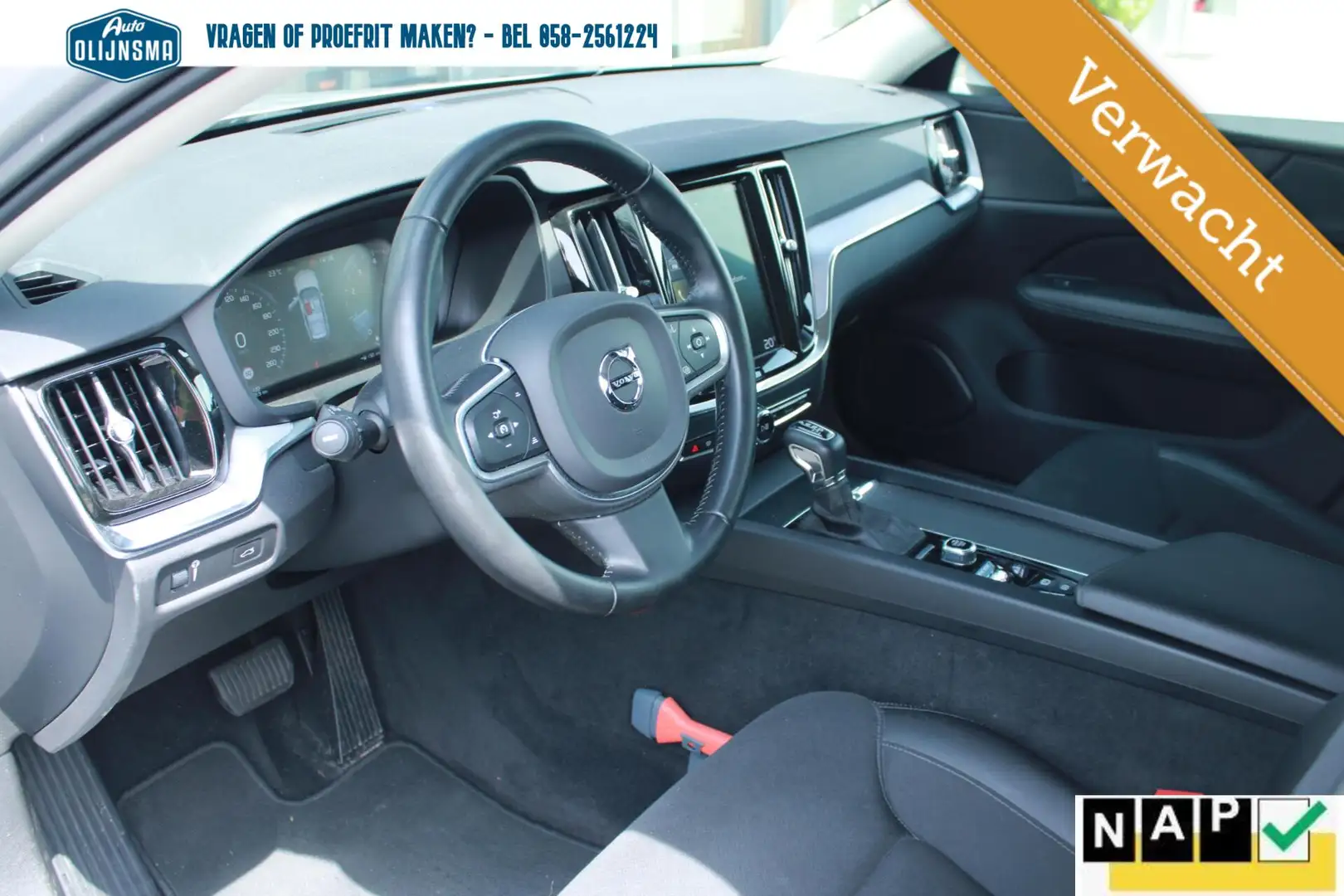 Volvo V60 2.0 T4 Momentum Pro|Camera|ElekTrekhaak|Navi|NAP Gris - 2