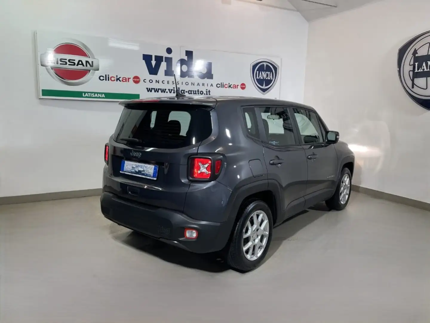 Jeep Renegade 1.6 Mjt 130 CV Limited Grijs - 2