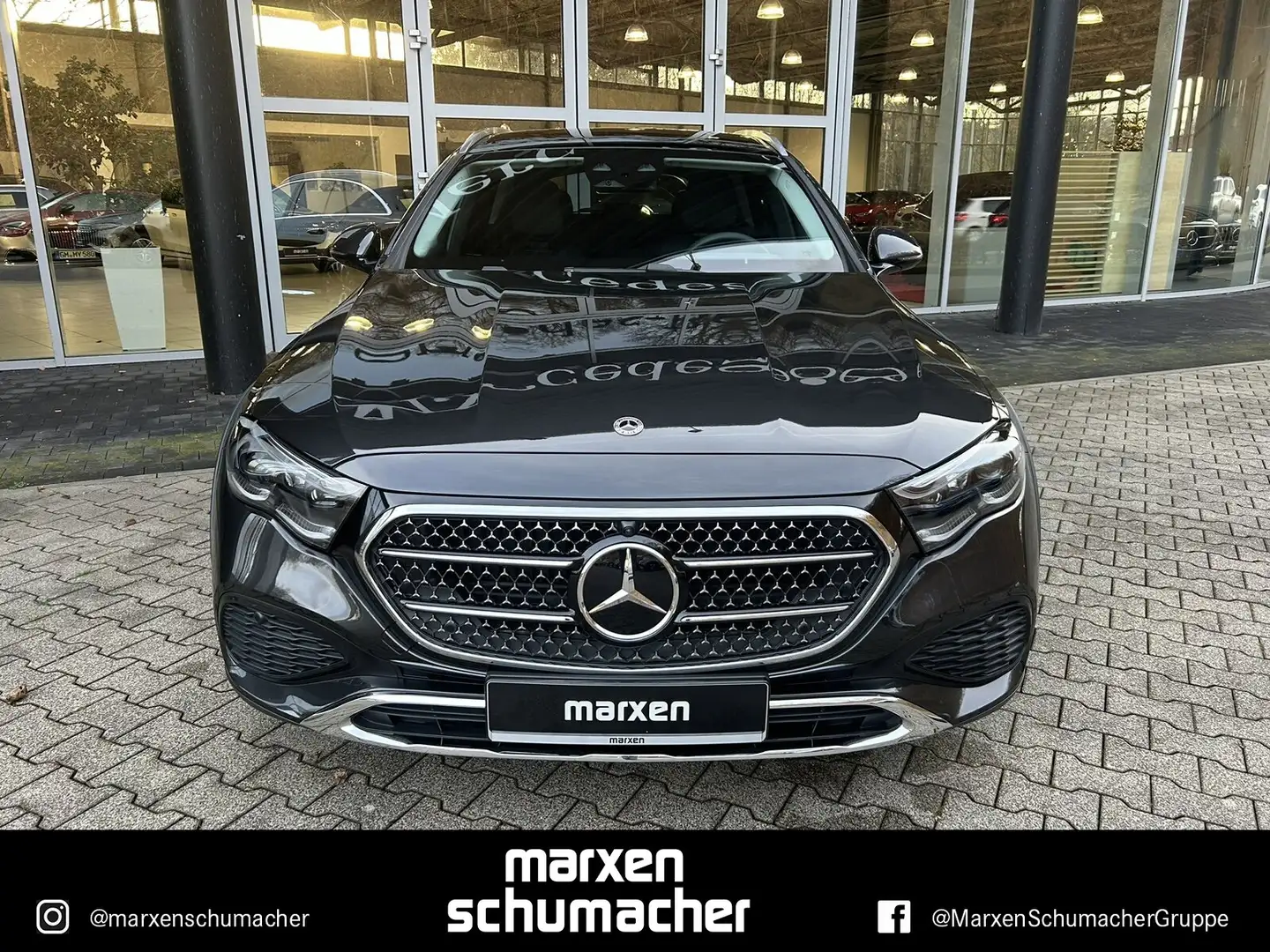 Mercedes-Benz E 300 E 300 de 4M T All-Terrain AVANTGARDE AHK+Pano Navi Grau - 2