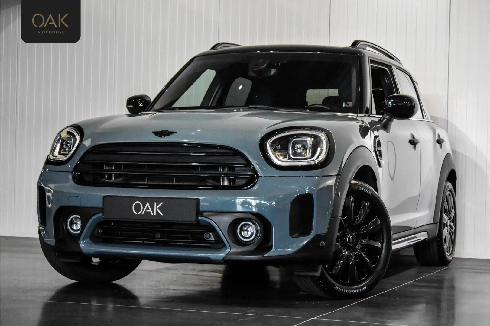 MINI Cooper Countryman 1.5 Classic Aut. | Navigatie | Leder | LED | 18"LM Groen - 1