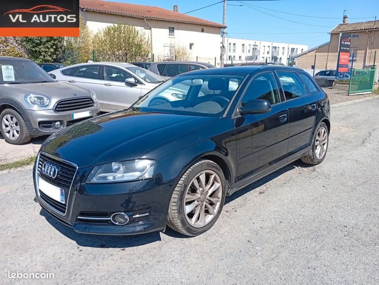 Audi A3 1.6 l TDI 105 cv Année 2012 Noir - 2