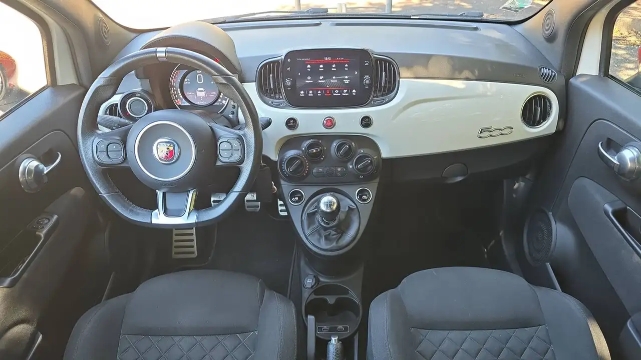 Abarth 500 2022 — фото 11