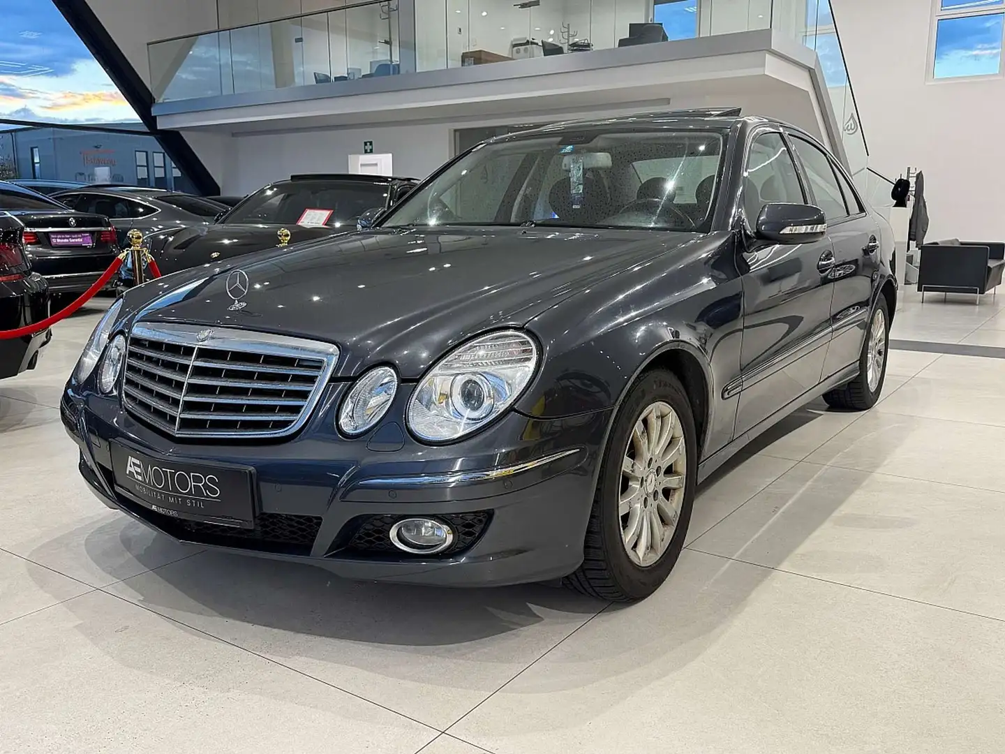 Mercedes-Benz E 220 Elegance CDI // KREDIT // PICKERL // Grau - 2