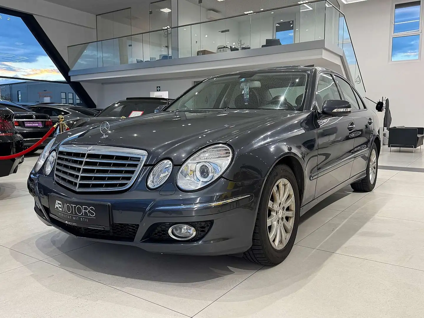 Mercedes-Benz E 220 Elegance CDI // KREDIT // PICKERL // Grau - 1