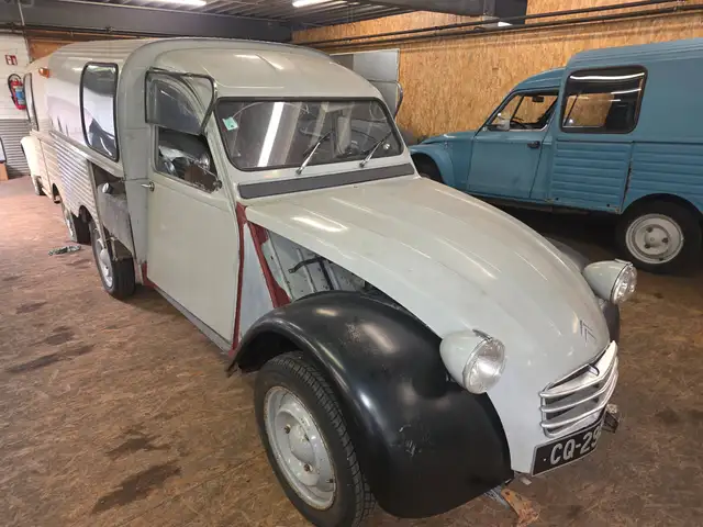 Citroen 2CV AK350