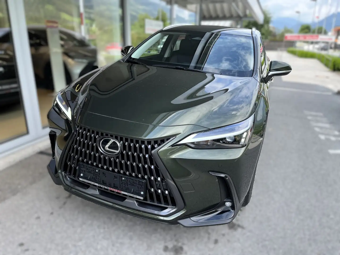 Lexus NX 350h NX 350h FWD Business Line Zielony - 2