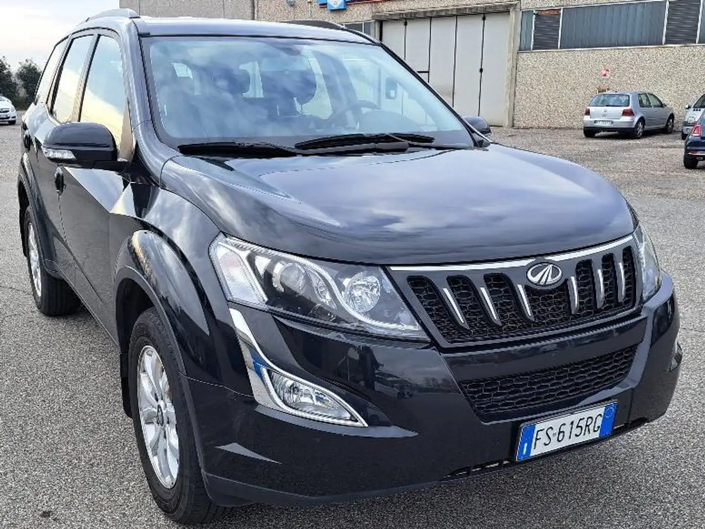 Mahindra XUV500 XUV500 2200 cc 16v W8 4WD 7posti M1 E6 Czarny - 2