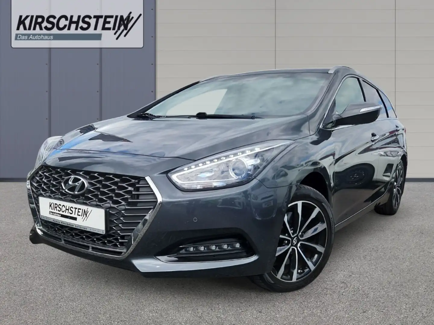 Hyundai i40 cw Space 1.6 CRDi Sitzh. DAB PDC Navi Zelená - 1