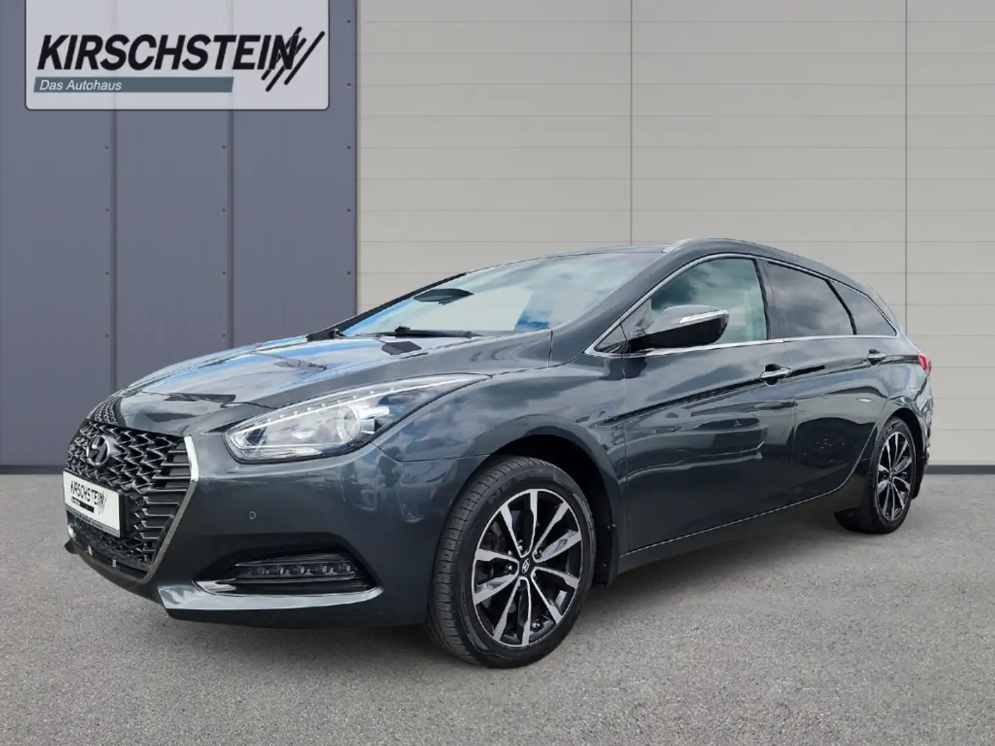 Hyundai i40 cw Space 1.6 CRDi Sitzh. DAB PDC Navi Zelená - 2