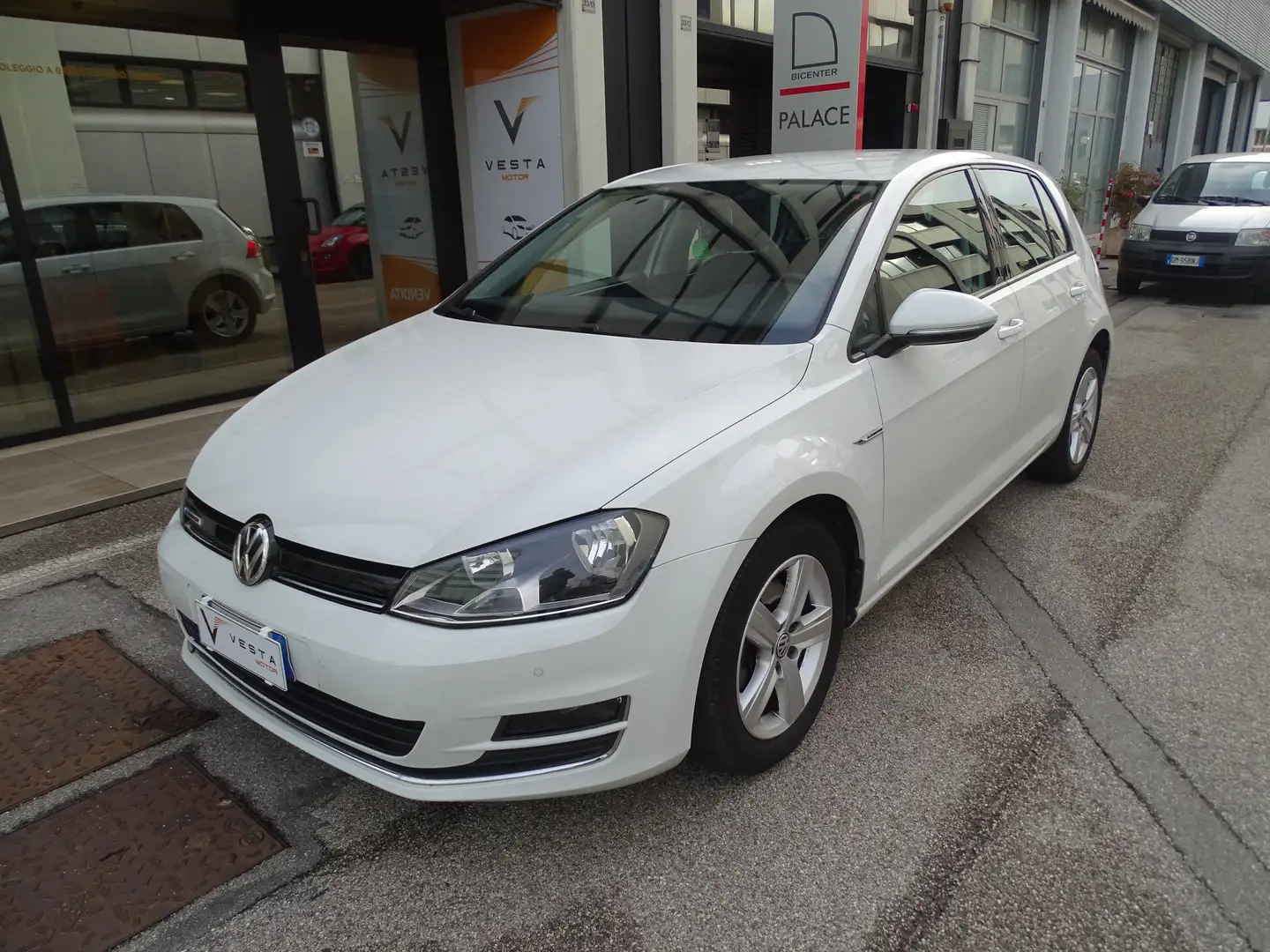 Volkswagen Golf Golf 5p 1.4 tgi Highline dsg Blanc - 1