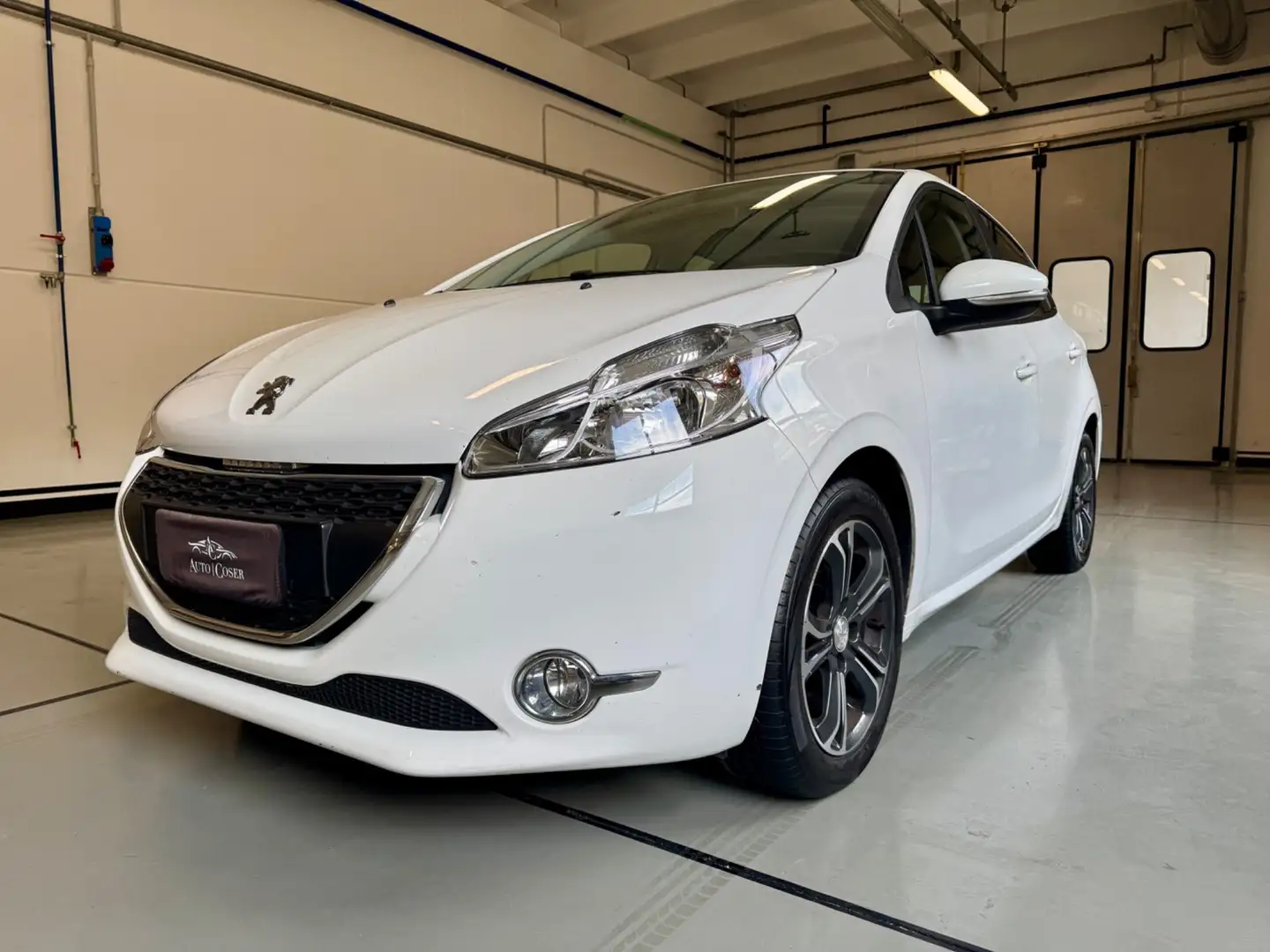 Peugeot 208 1.4 HDi 68 CV 5 porte Business Bianco - 1