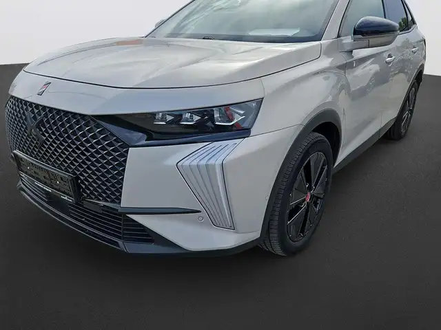 DS Automobiles DS 7 view 9