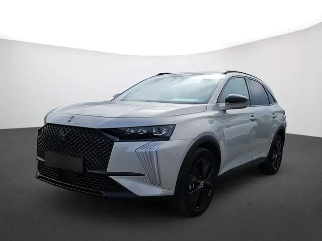 DS Automobiles DS 7 view 2