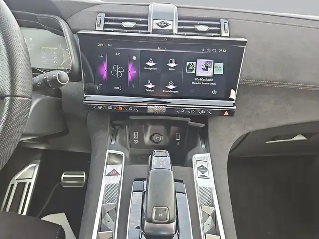 DS Automobiles DS 7 view 12