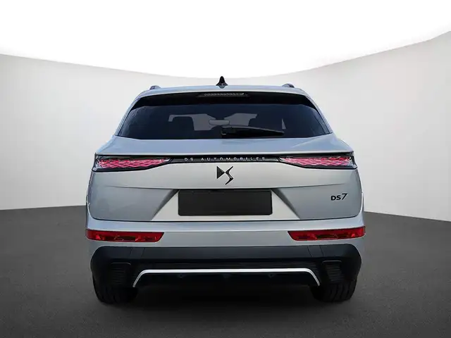 DS Automobiles DS 7 view 4