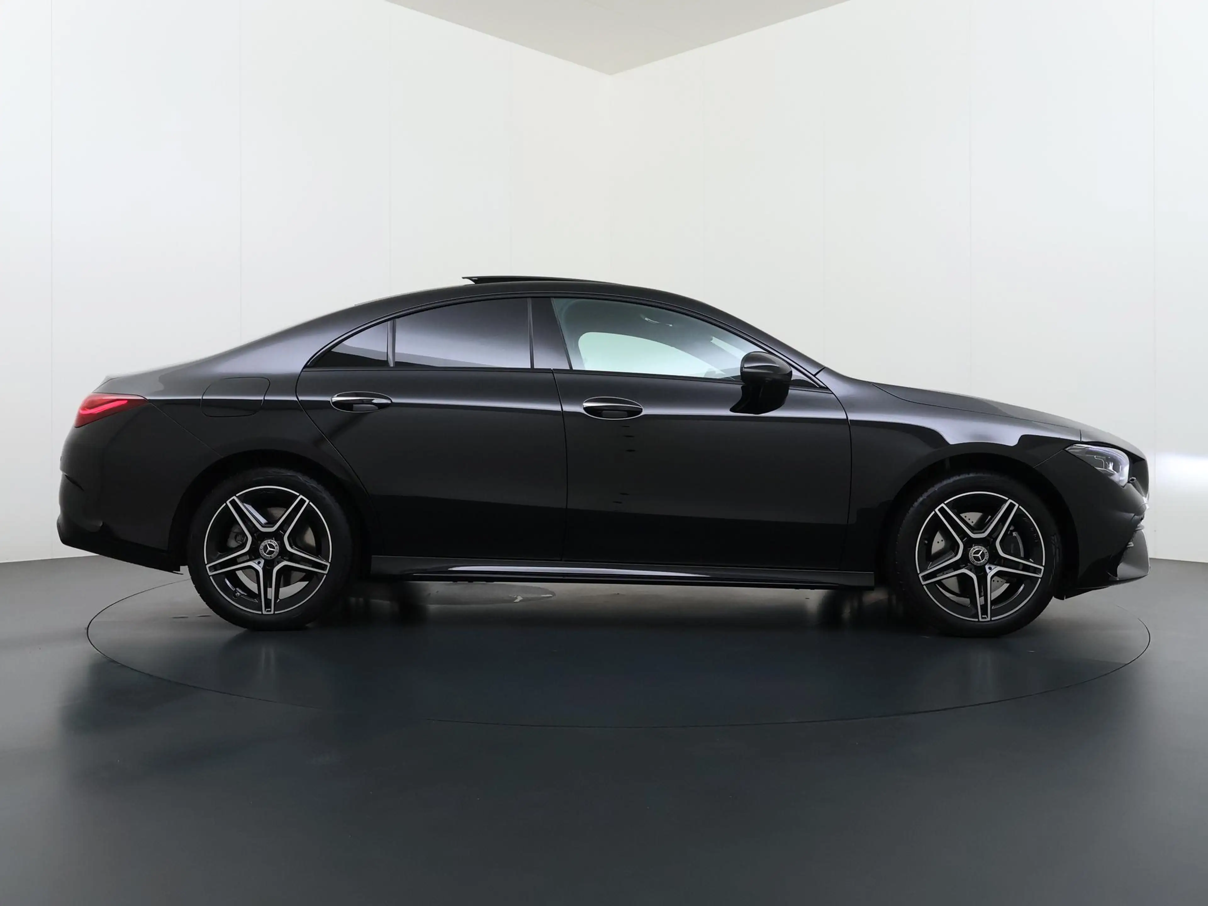 Mercedes-Benz CLA 250 e Business Solution AMG | Trekhaak | Pano | Memory — photo 6