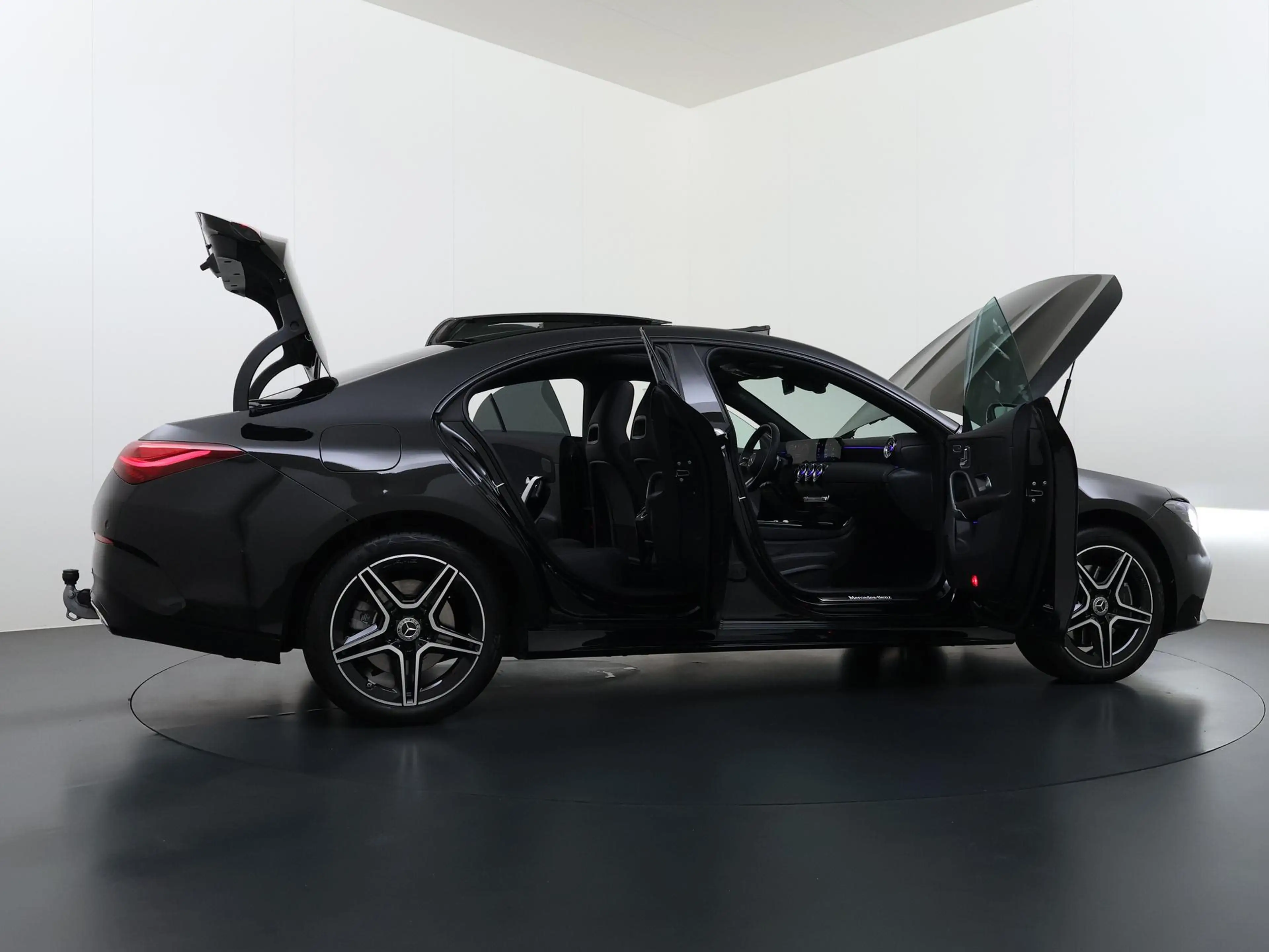 Mercedes-Benz CLA 250 e Business Solution AMG | Trekhaak | Pano | Memory — photo 10